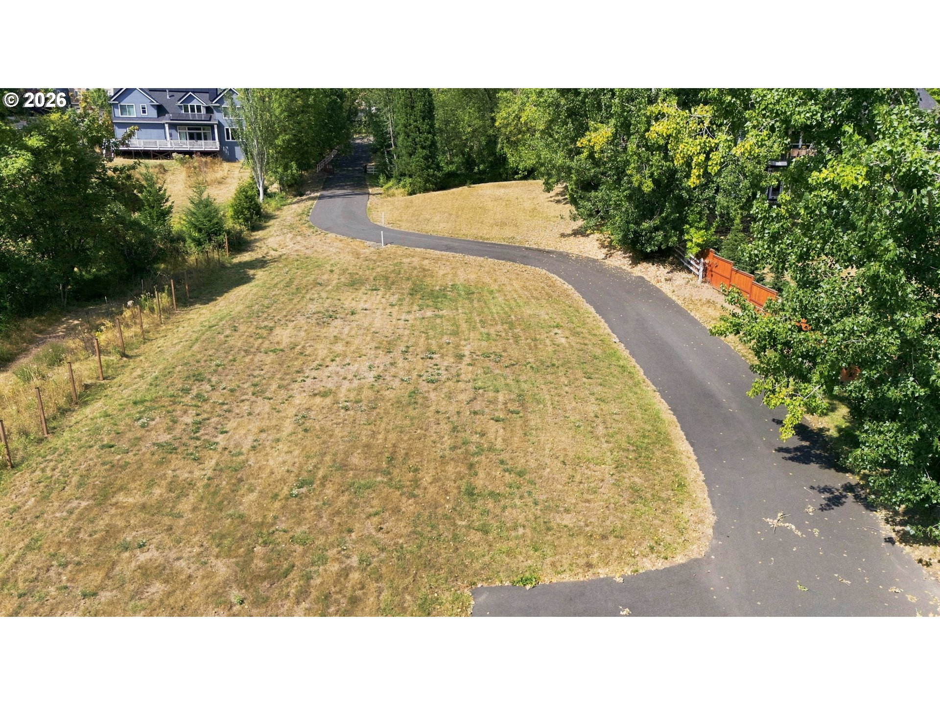 main property photo 30