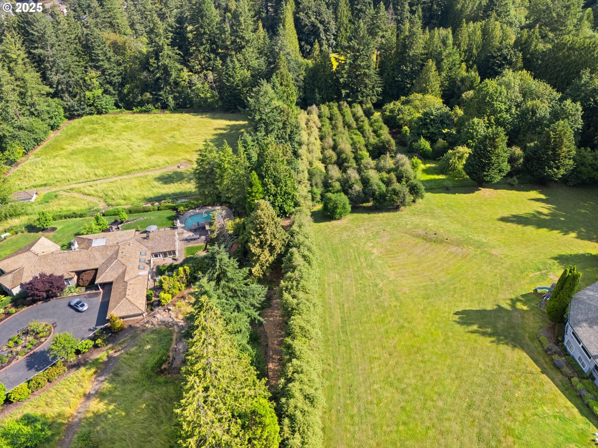 main property photo 20