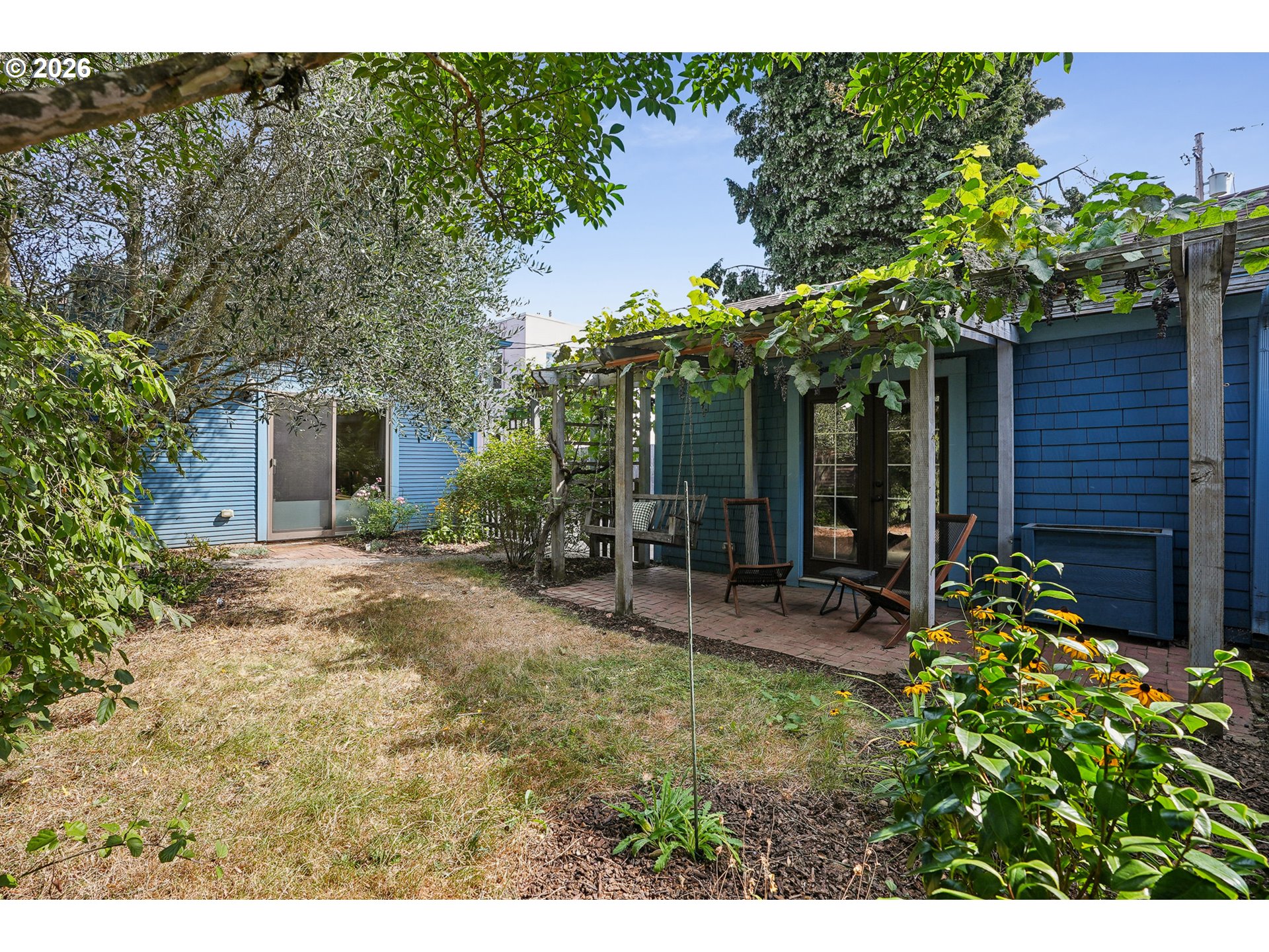 main property photo 40