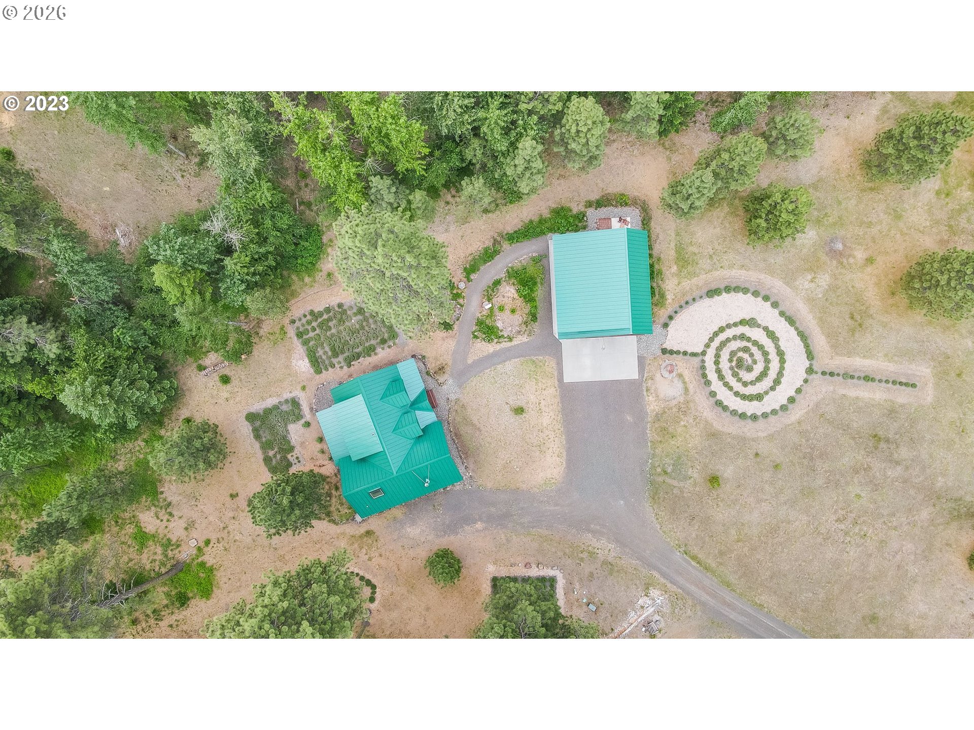 main property photo 41