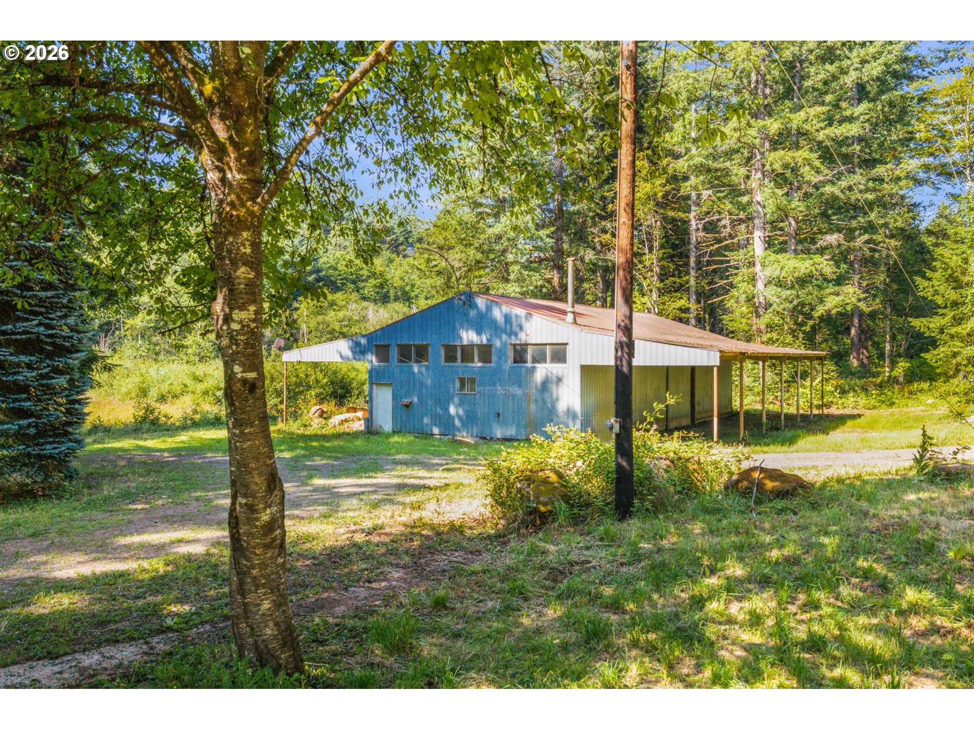 main property photo 13