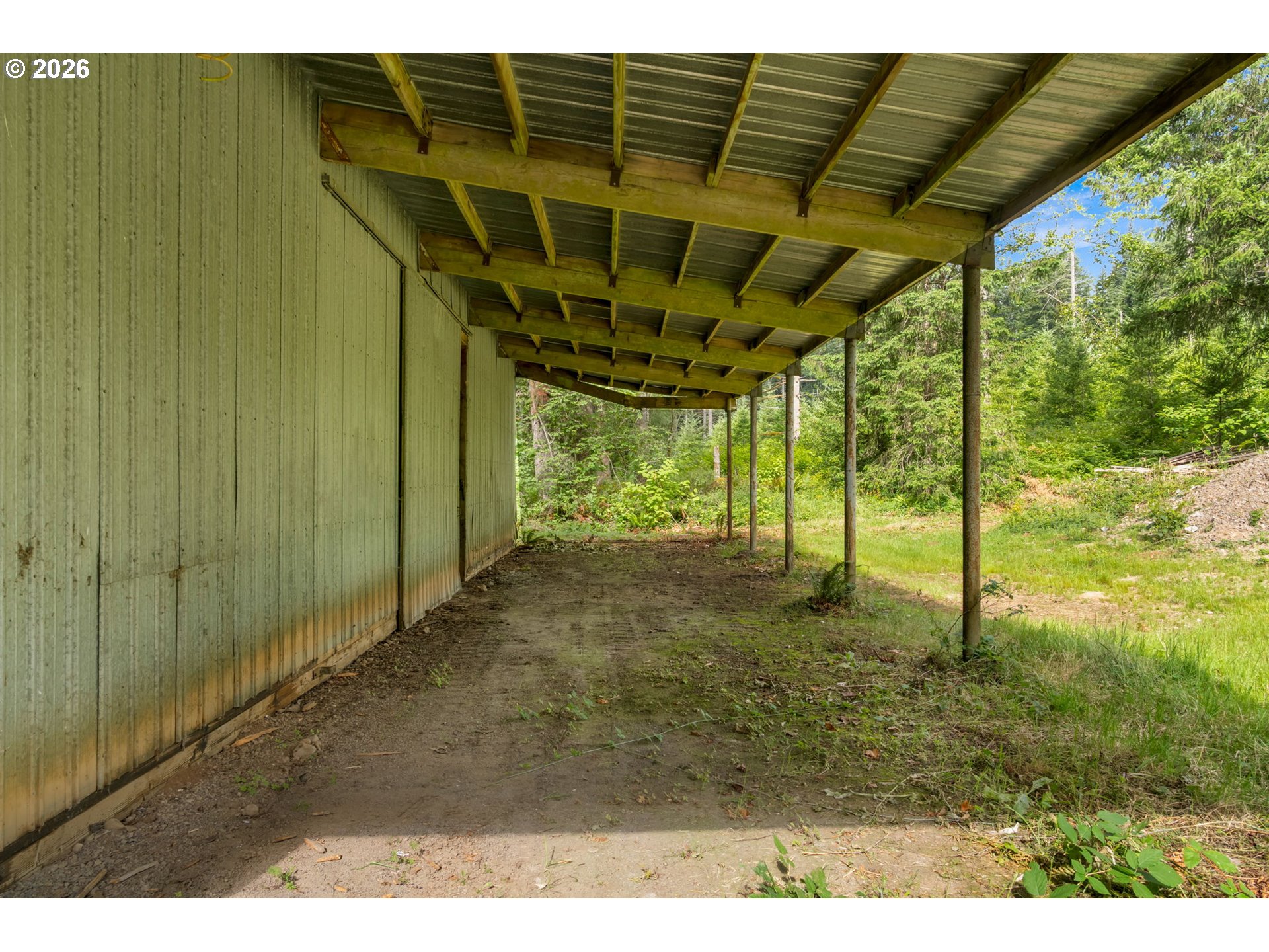 main property photo 20