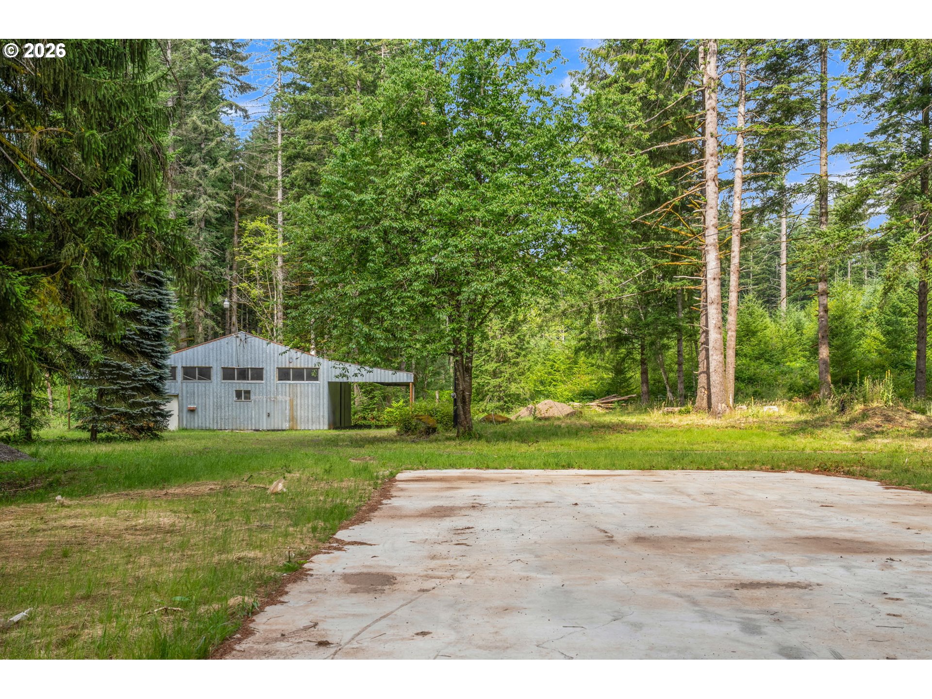 main property photo 9