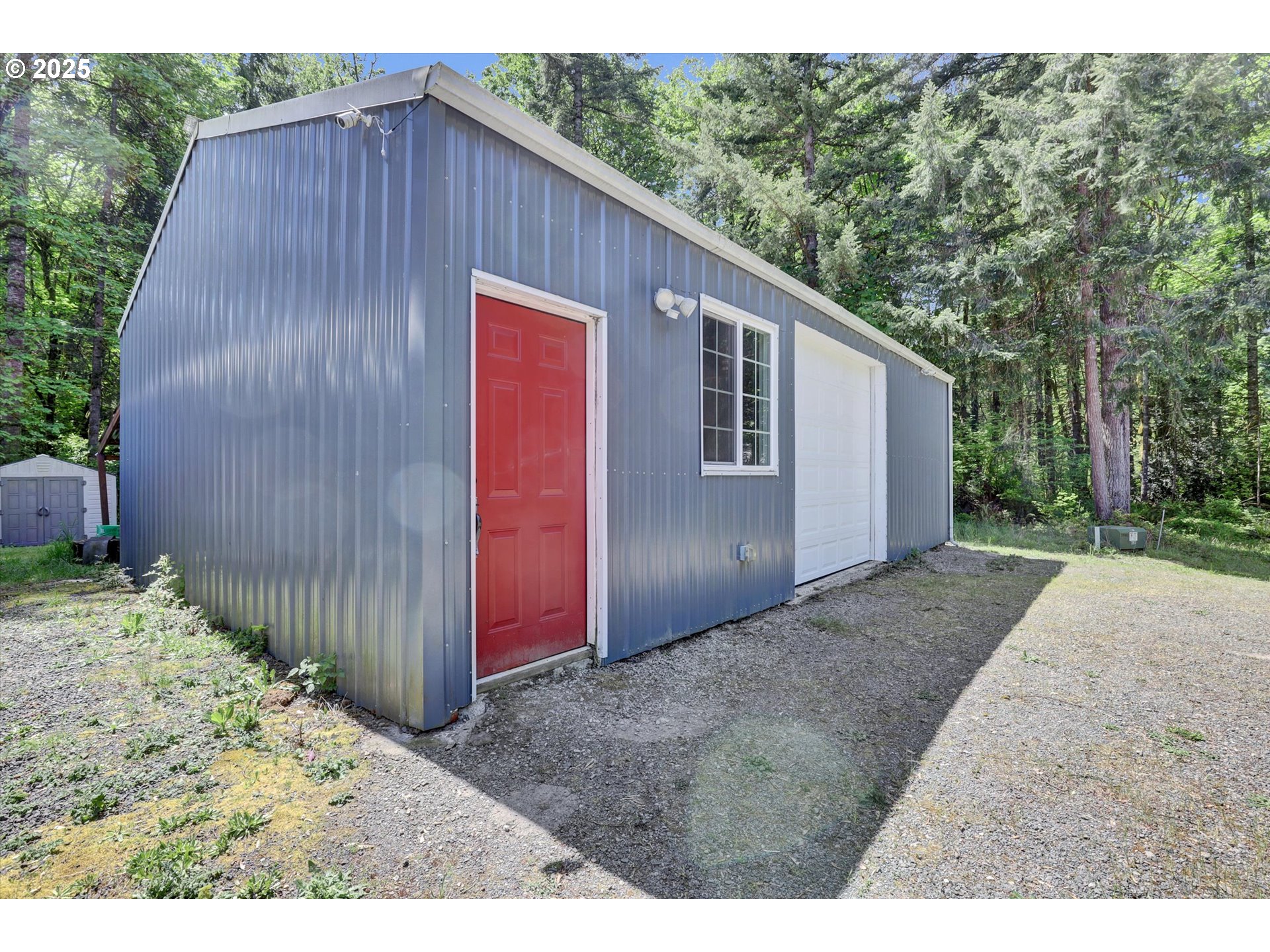 main property photo 37