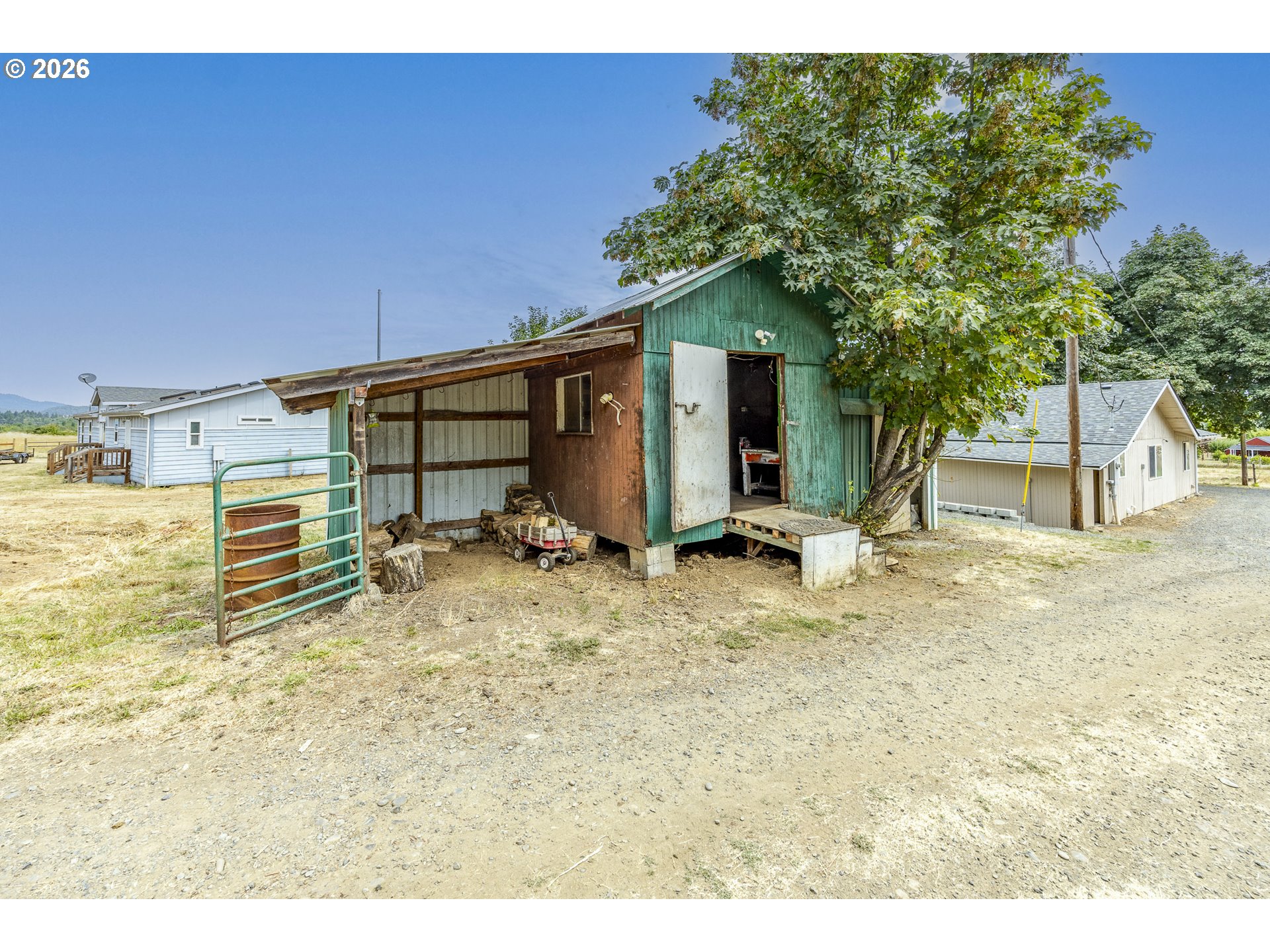 main property photo 31