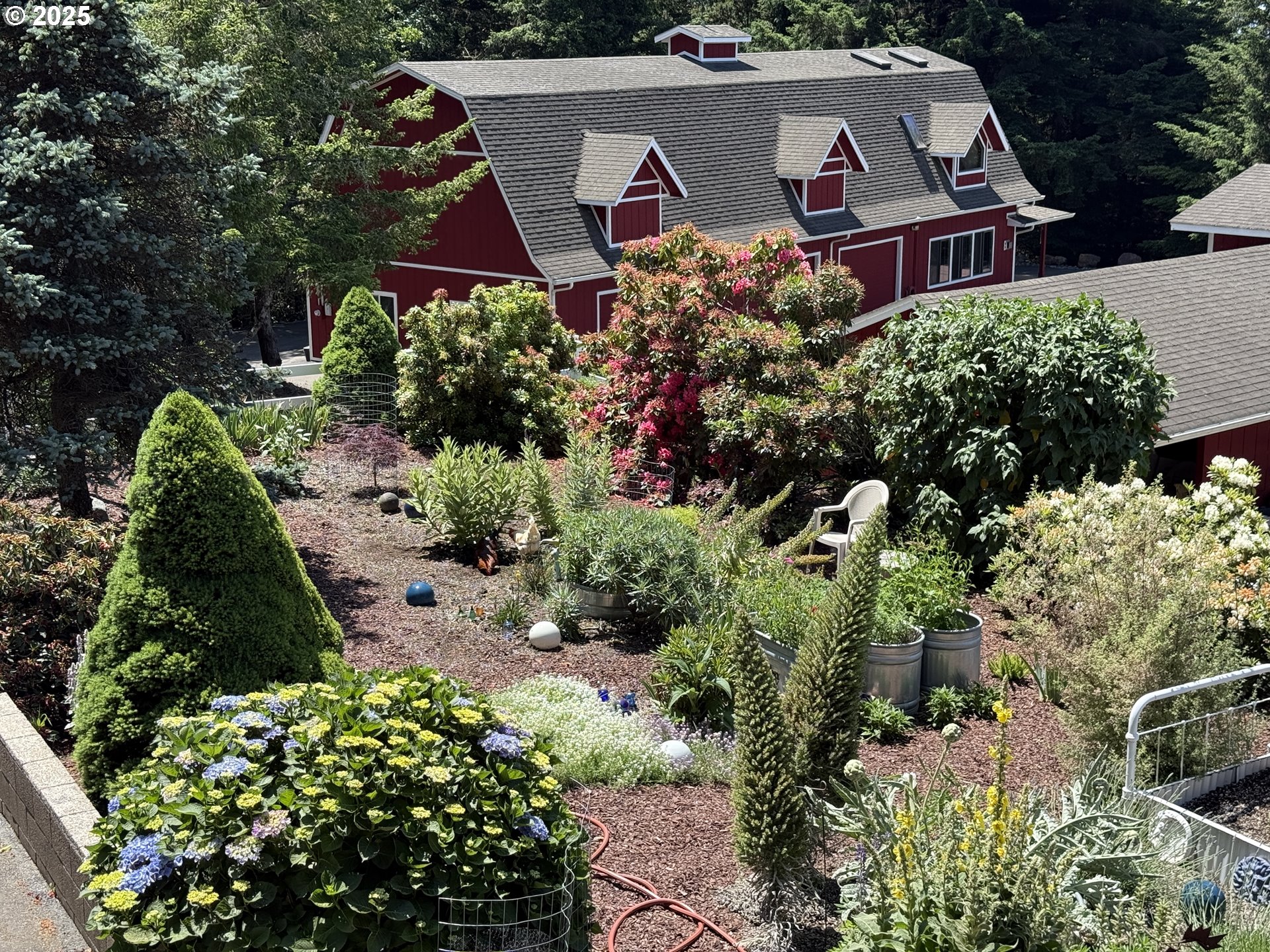 main property photo 14