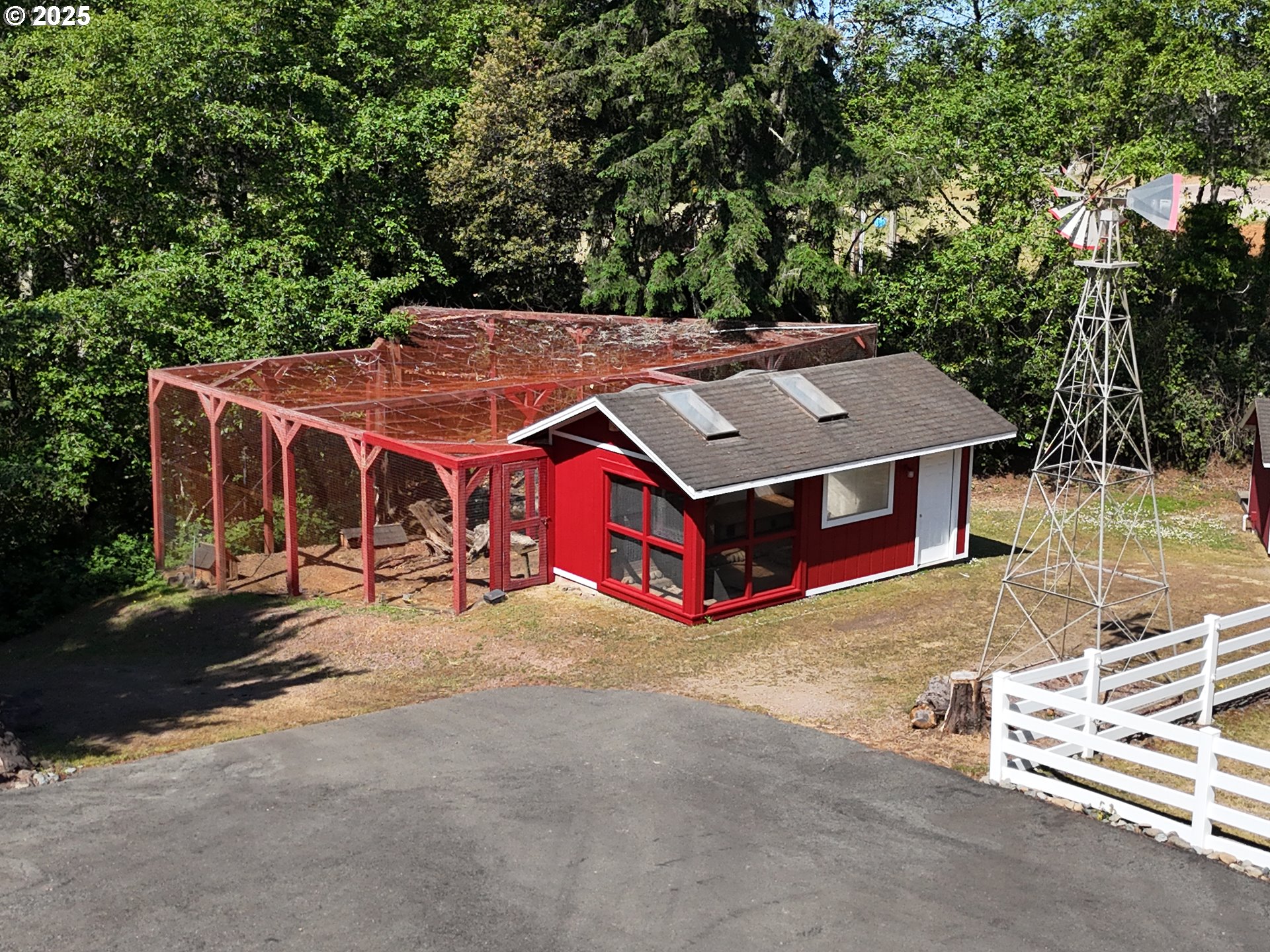 main property photo 5