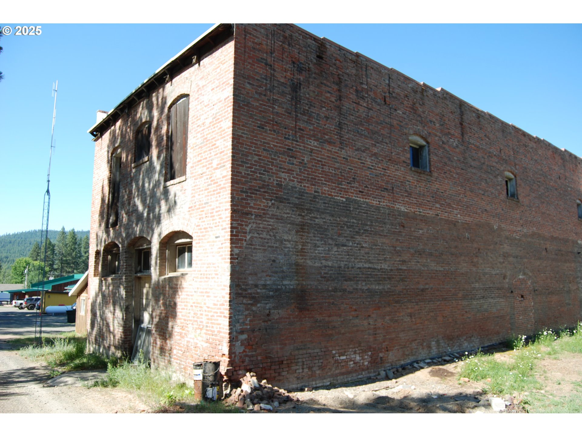 main property photo 8