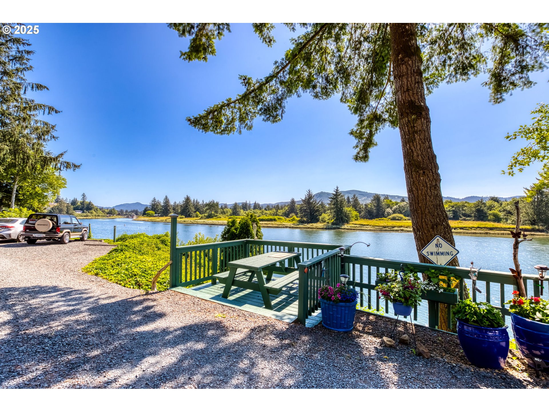 property viewer photo 16