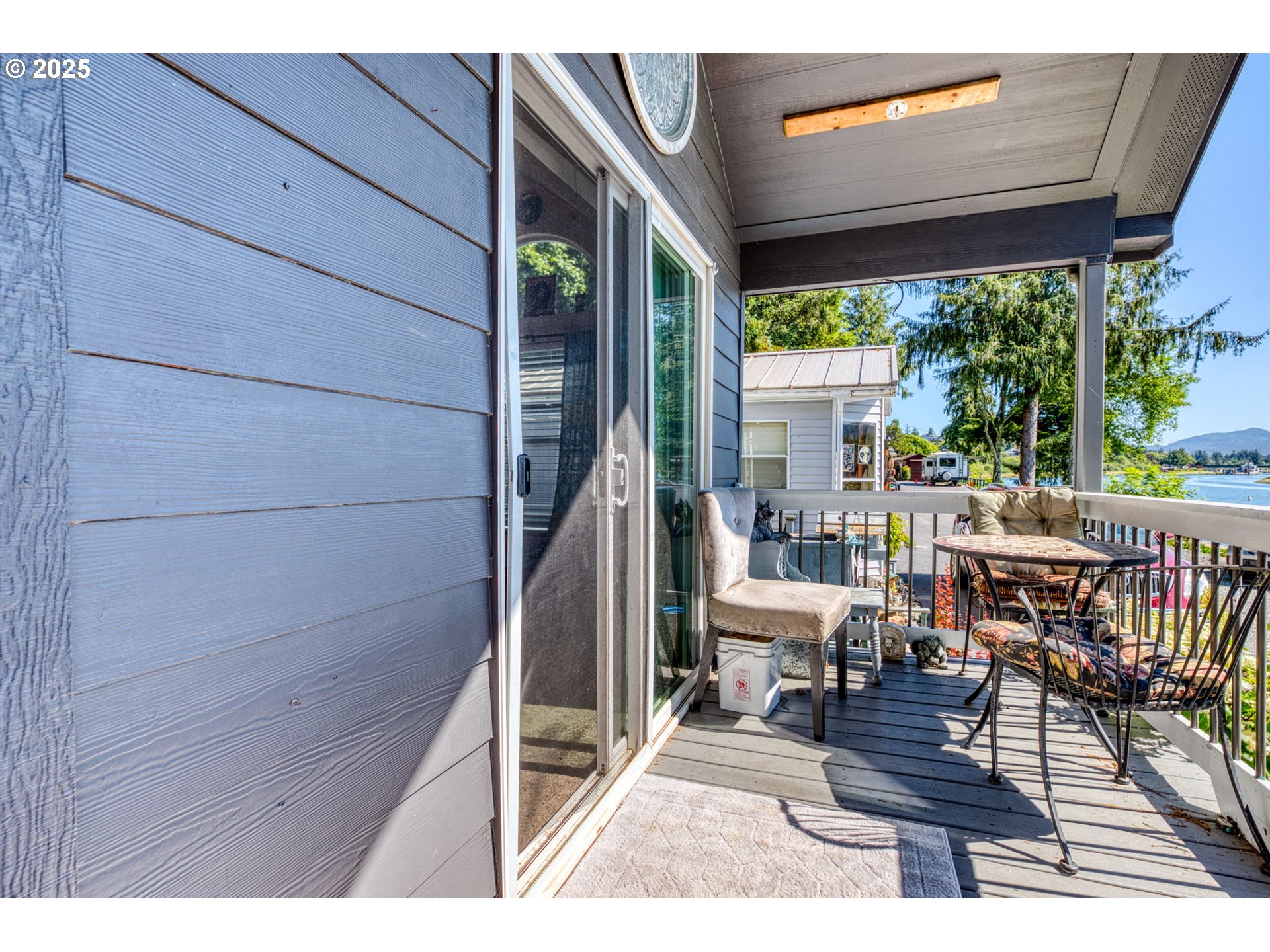 property viewer photo 2