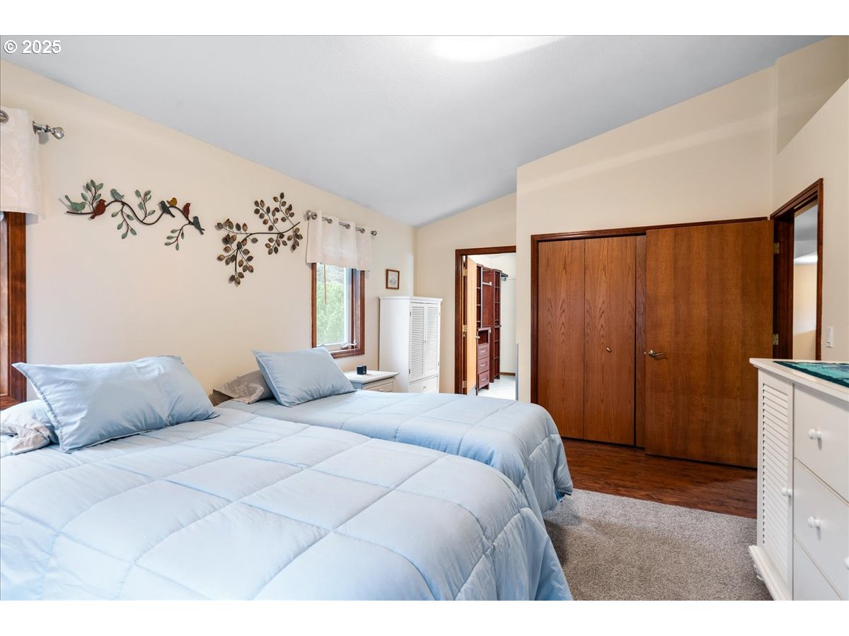 property viewer photo 19