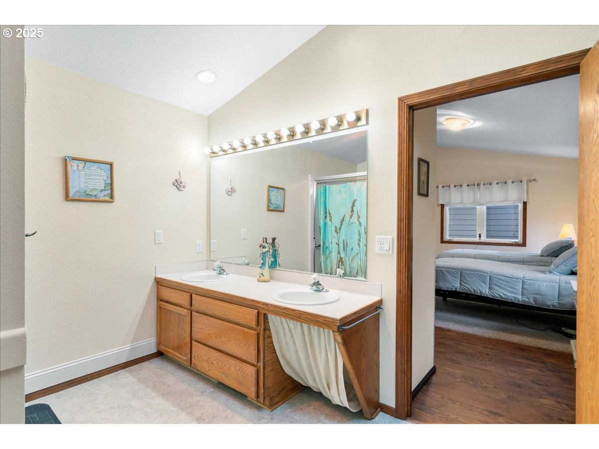 property viewer photo 21
