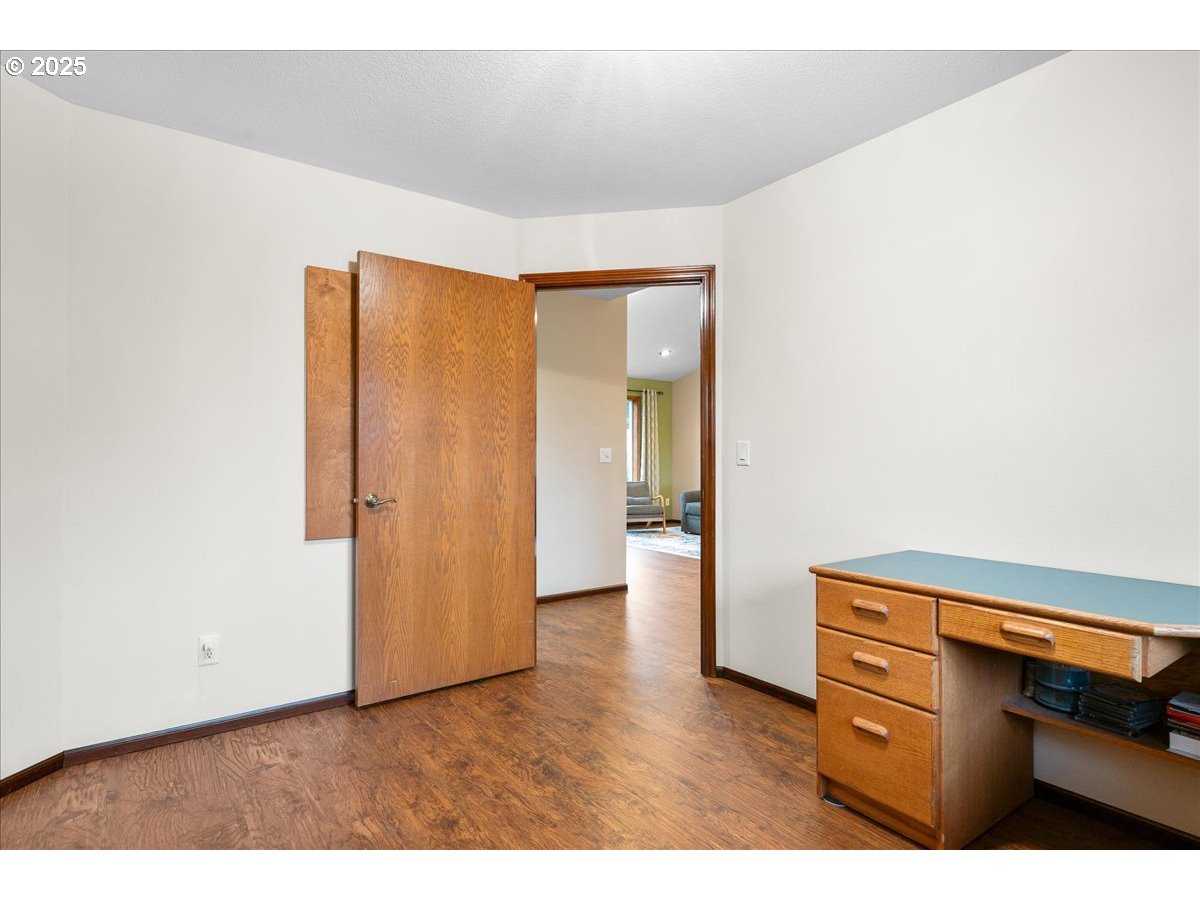 property viewer photo 24