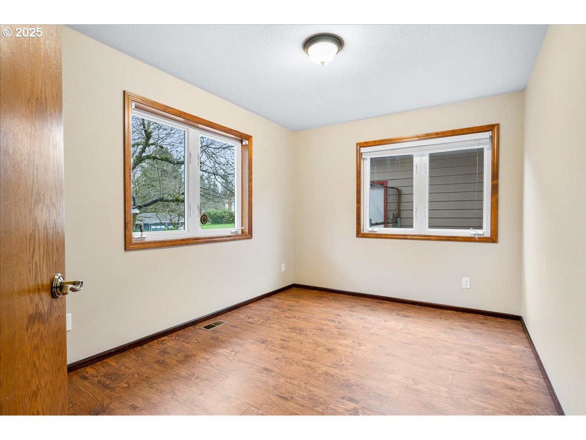 property viewer photo 26