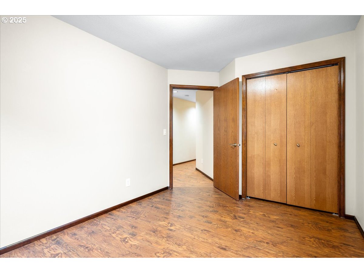 property viewer photo 27