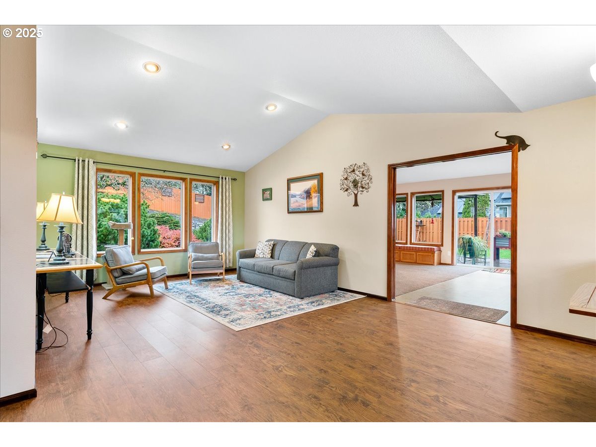 property viewer photo 6