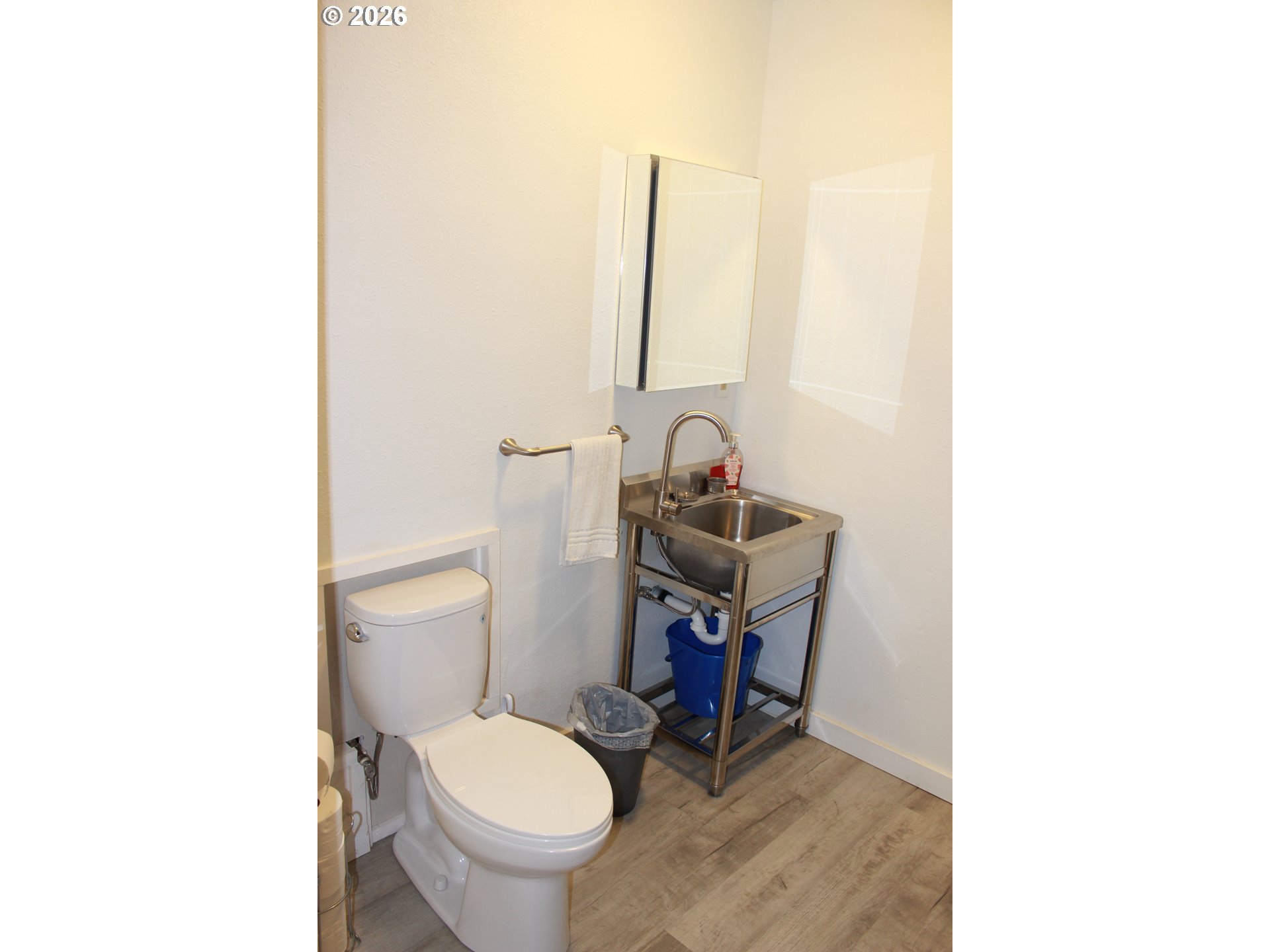 main property photo 12