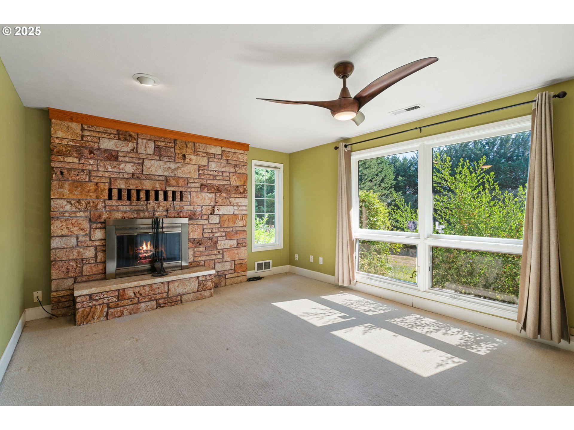 property viewer photo 15