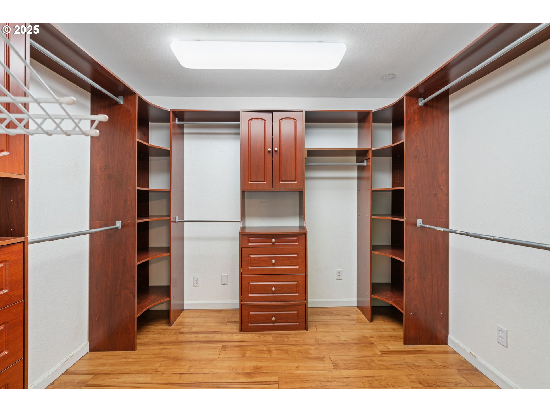 property viewer photo 20