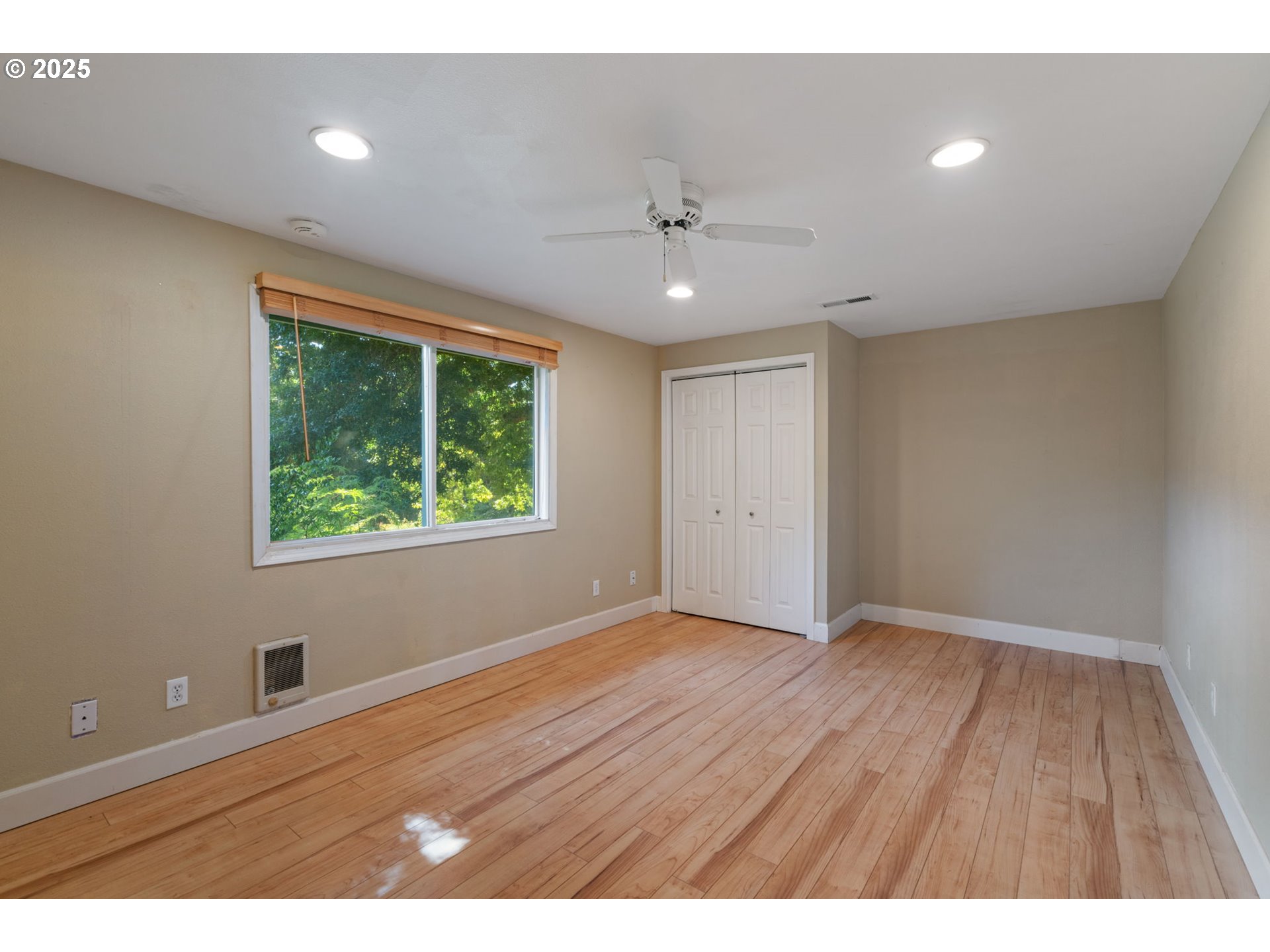 property viewer photo 21