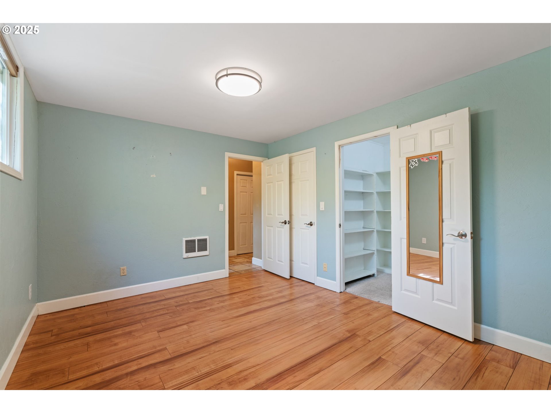 property viewer photo 23
