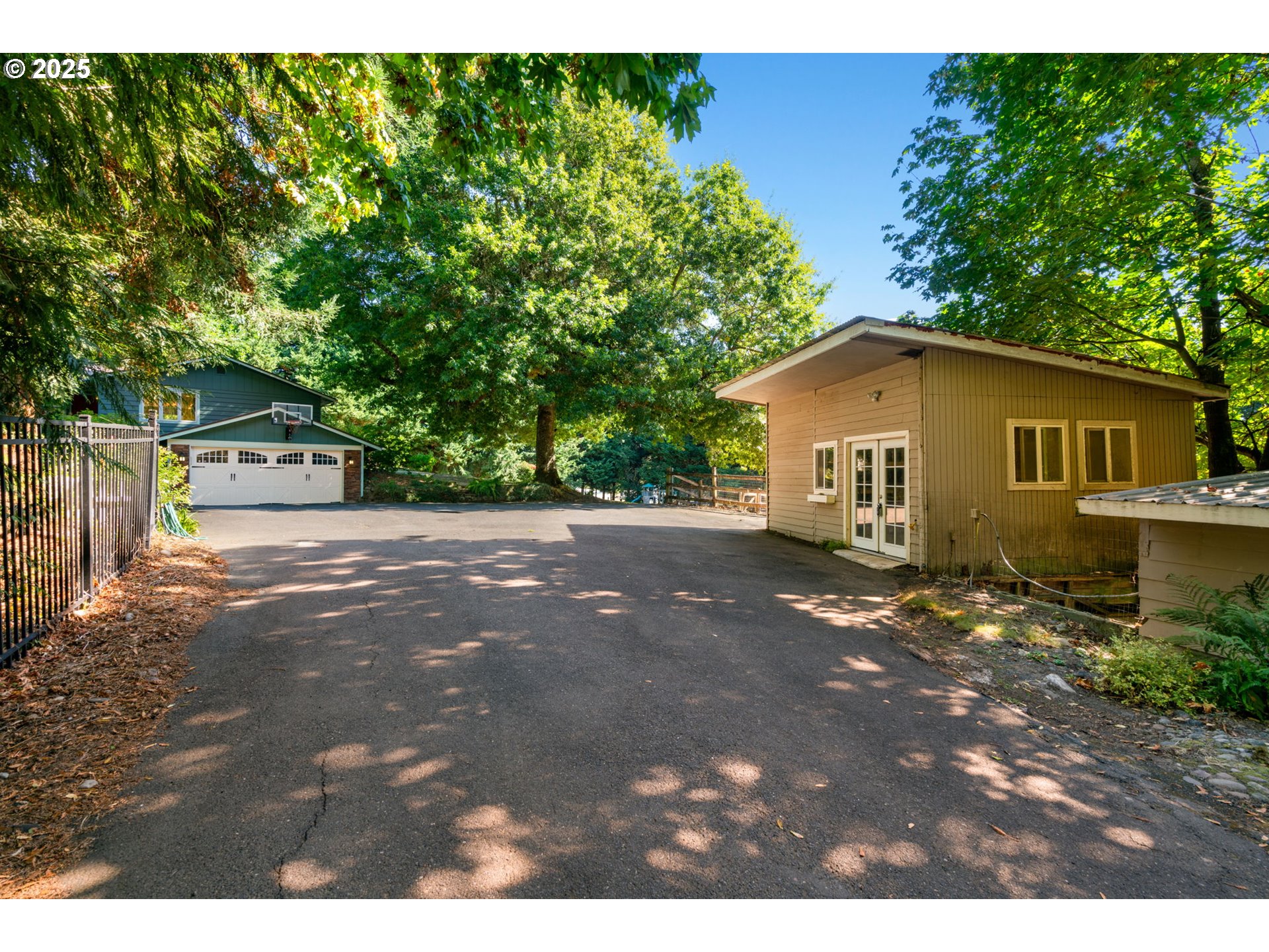property viewer photo 24