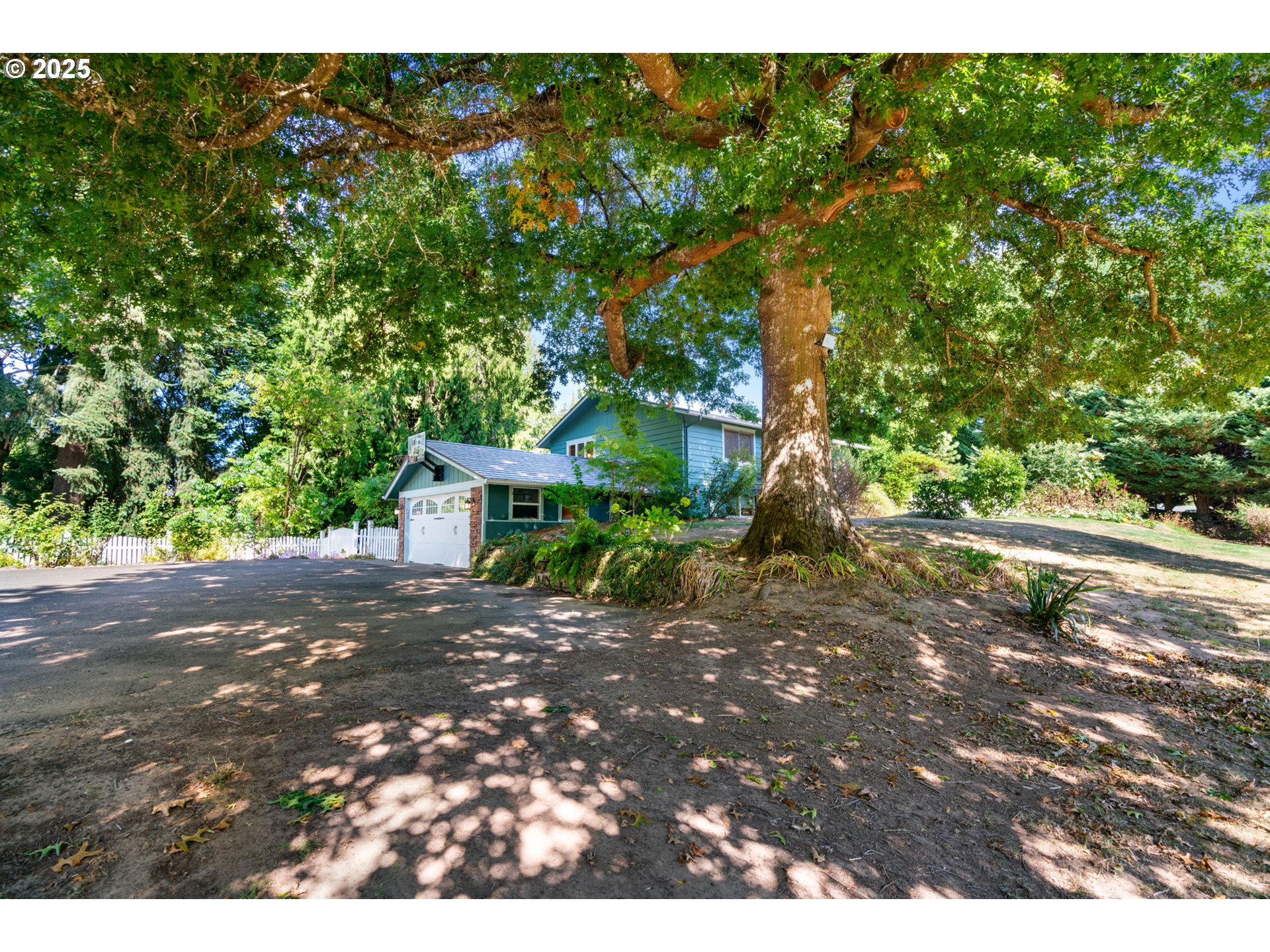 property viewer photo 25