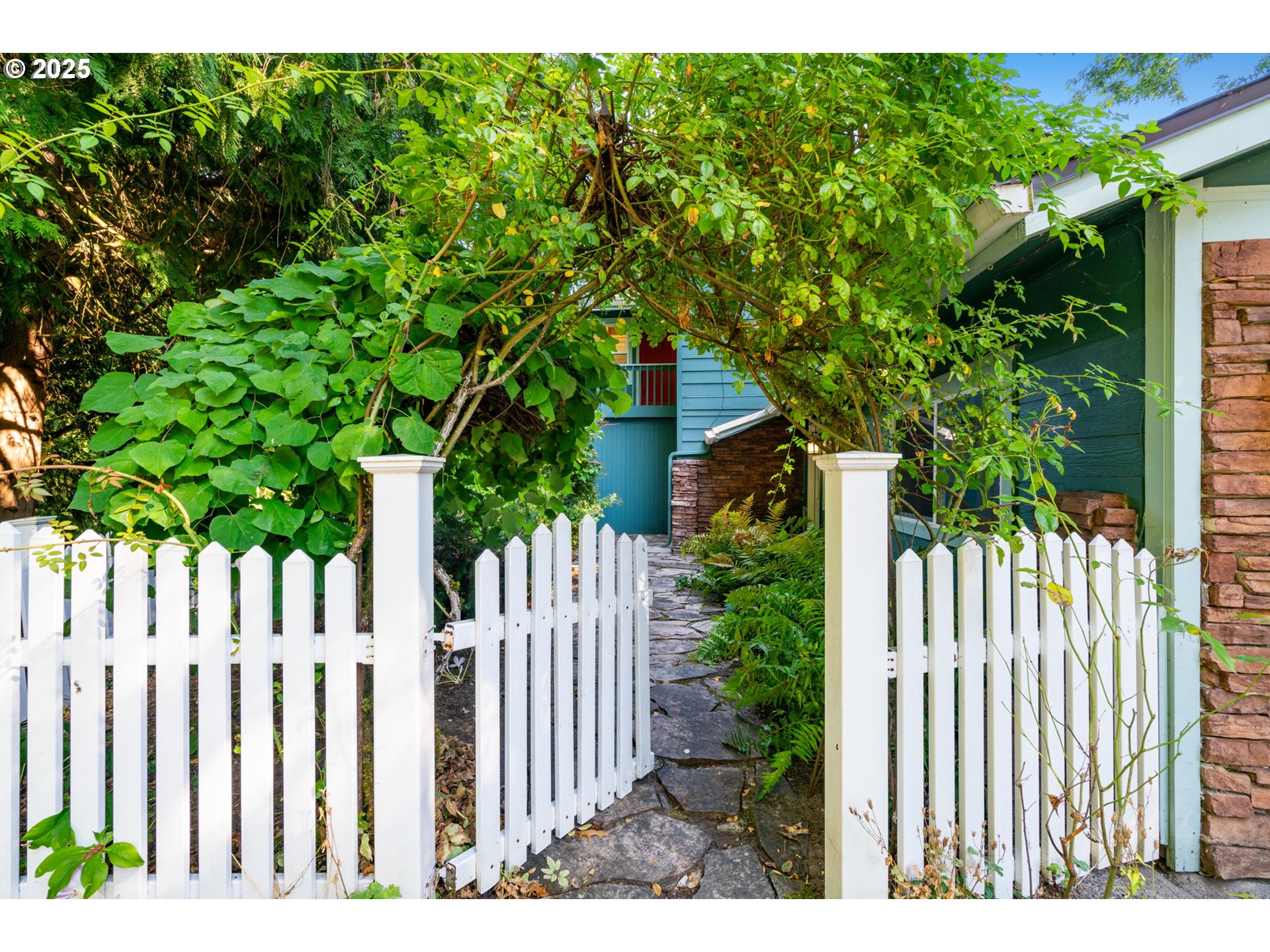 property viewer photo 27