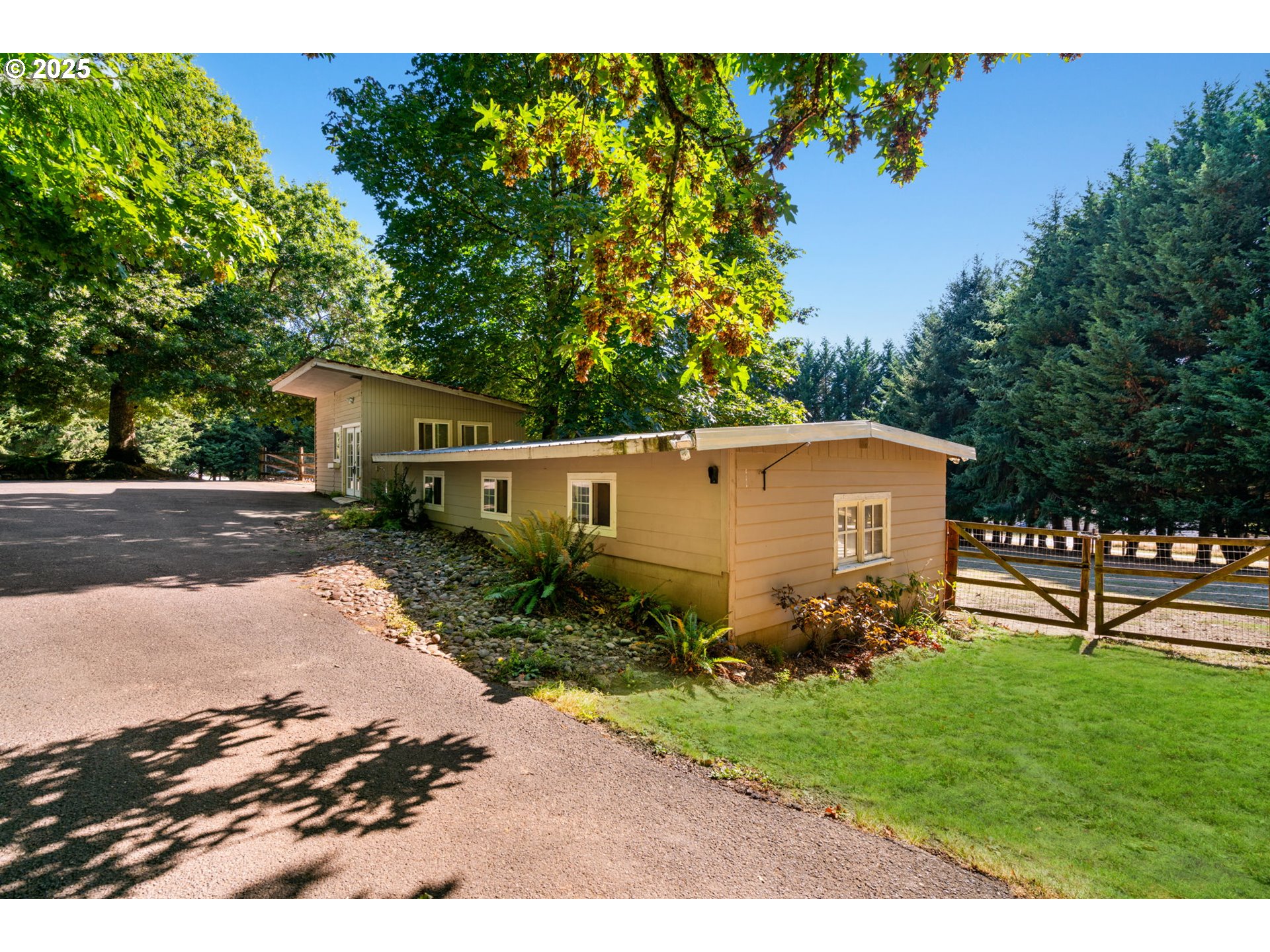 property viewer photo 31