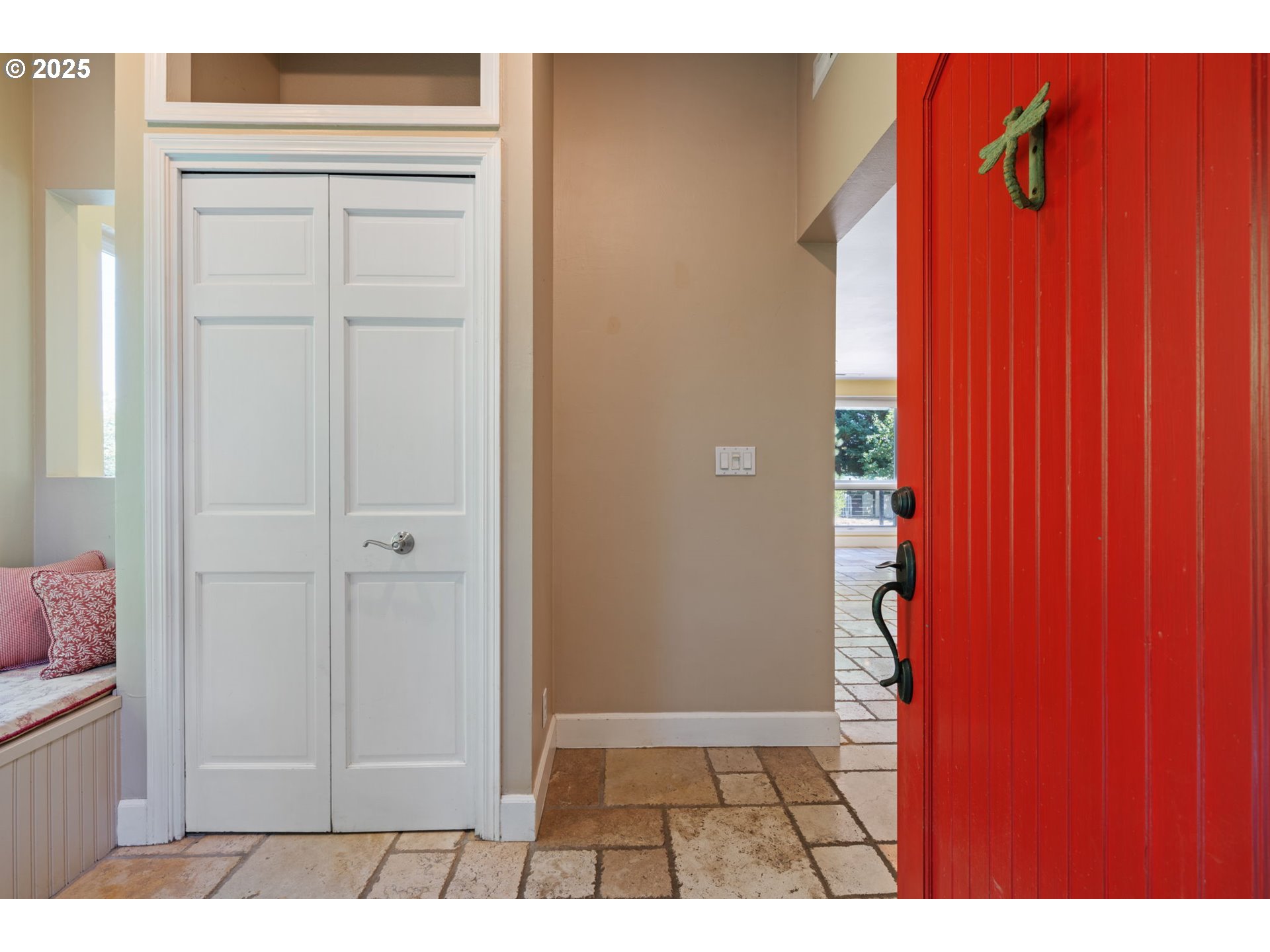 property viewer photo 7