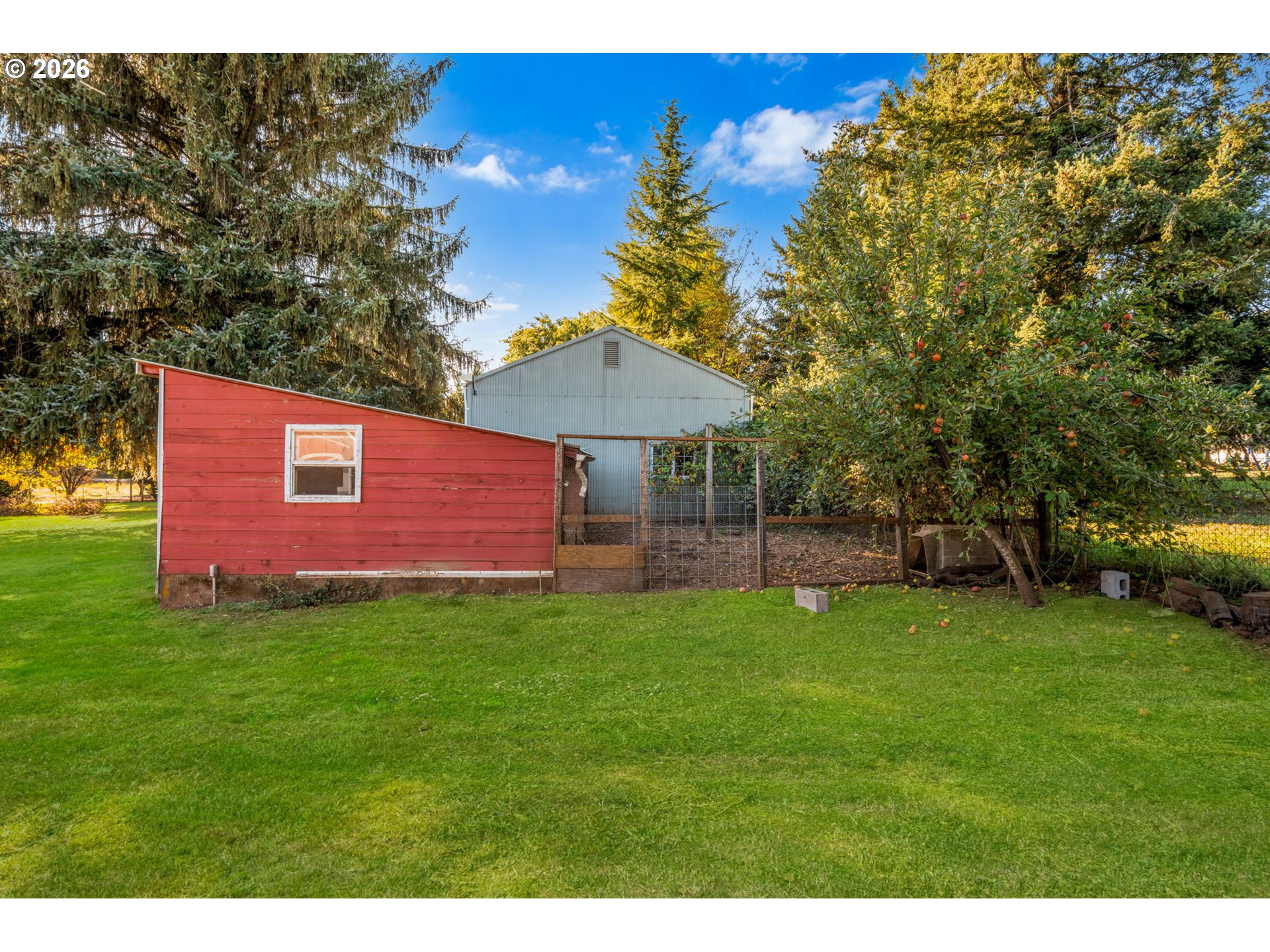 main property photo 28