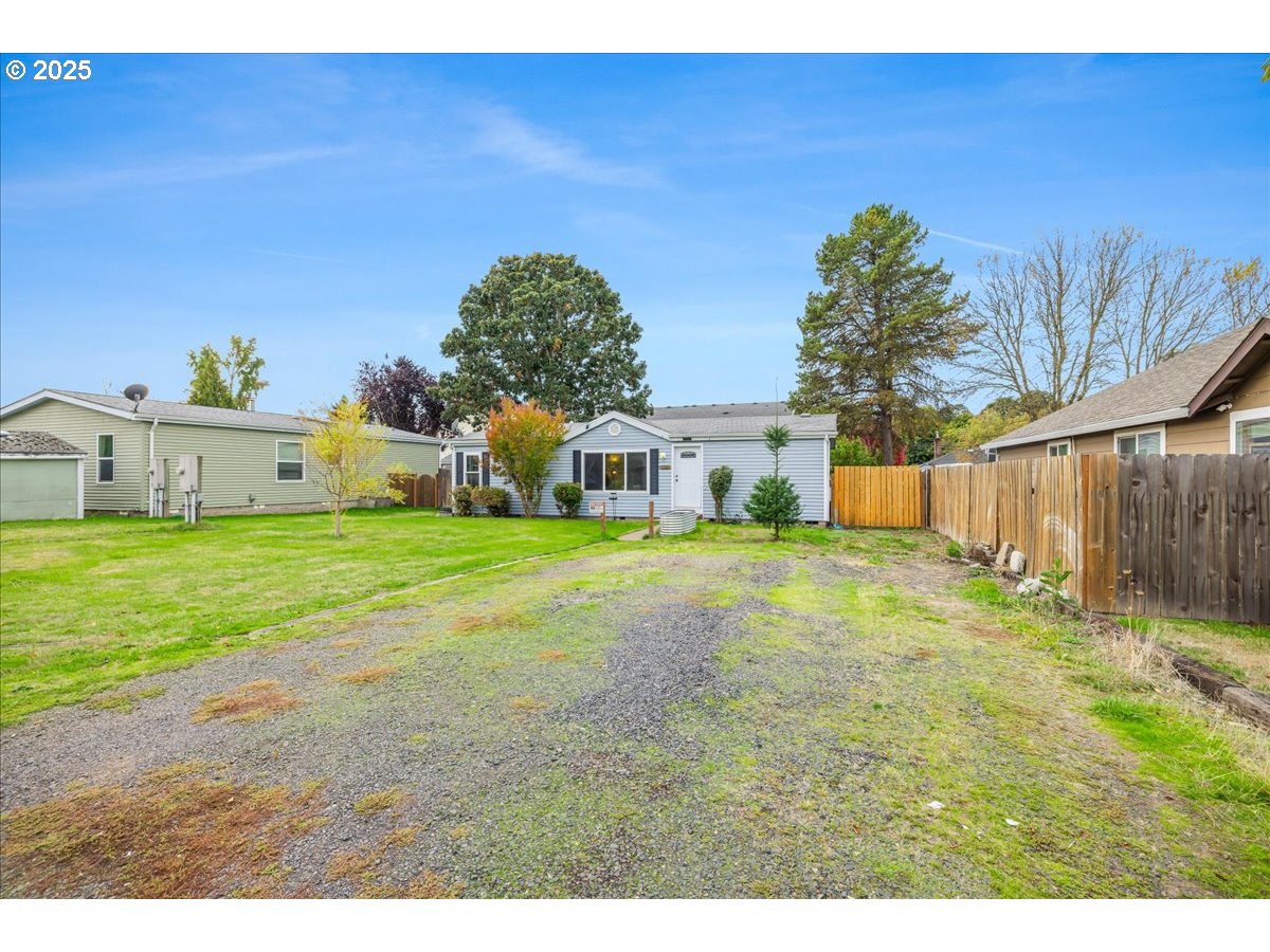property viewer photo 3