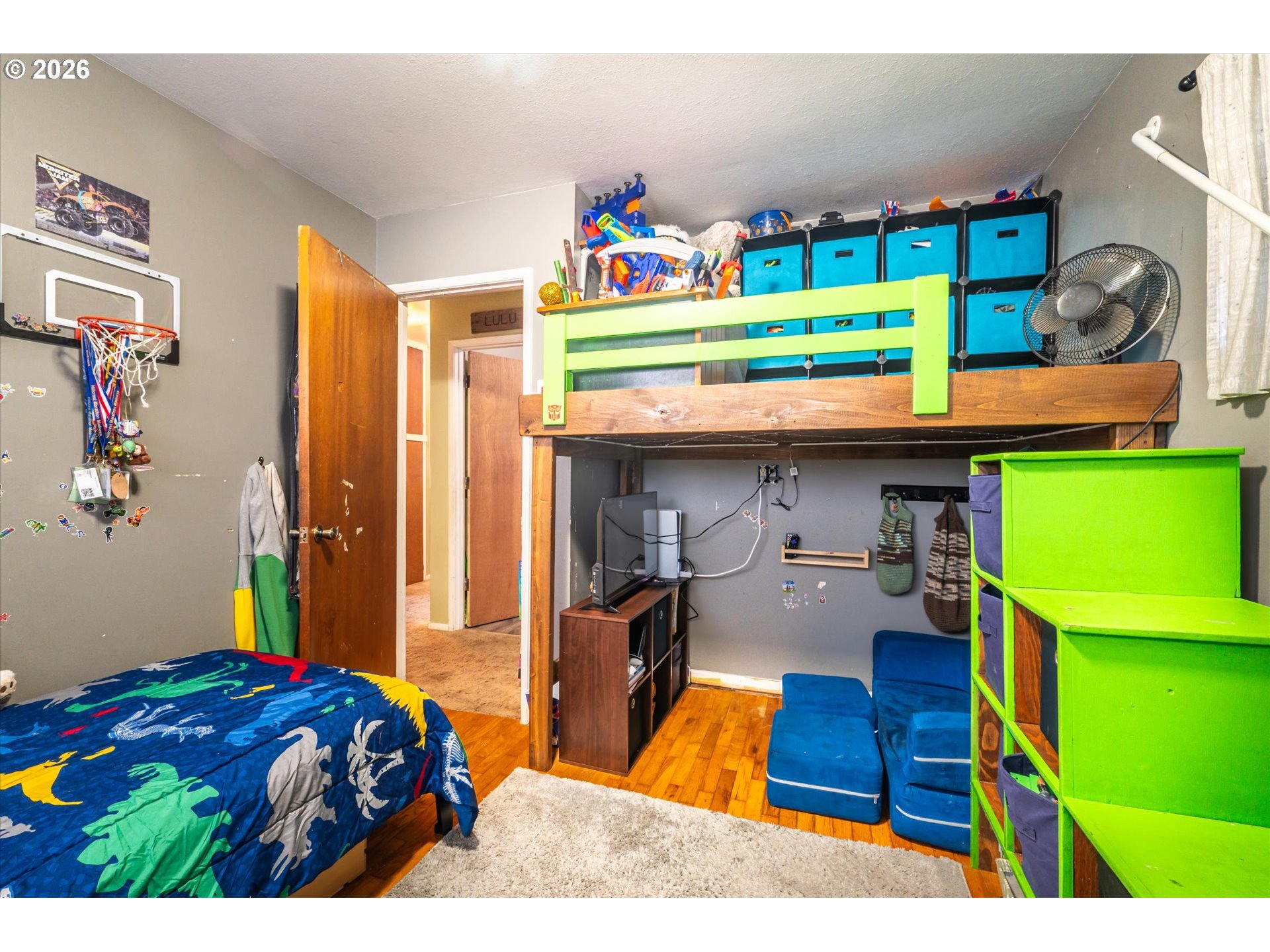 main property photo 25
