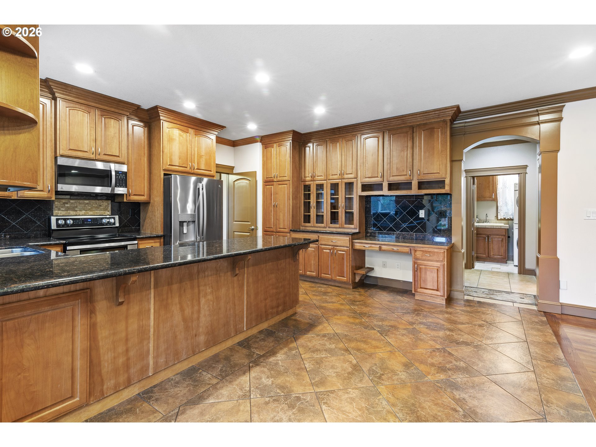 main property photo 16