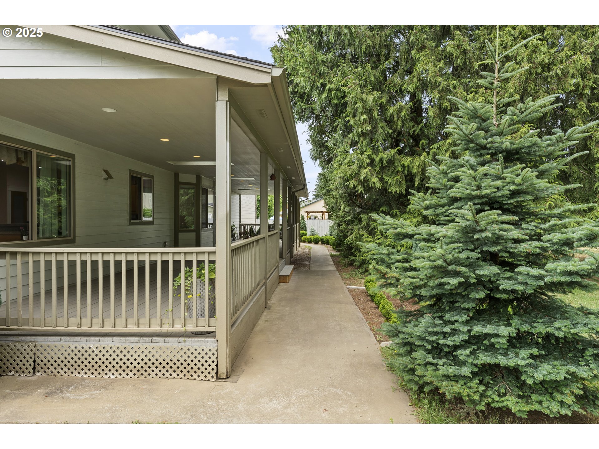 main property photo 41