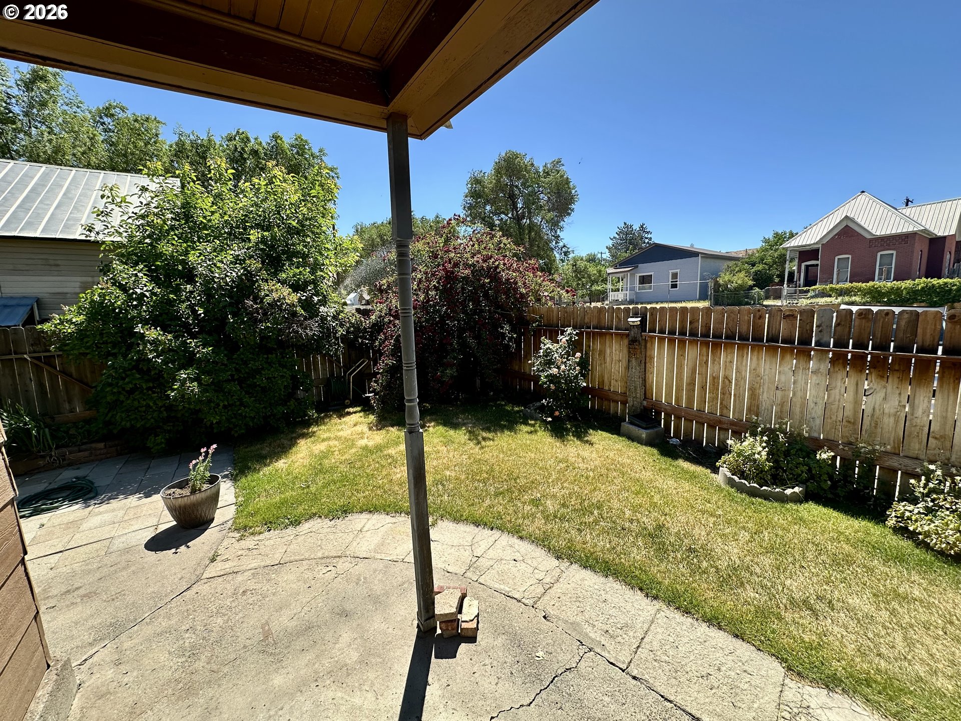 main property photo 30