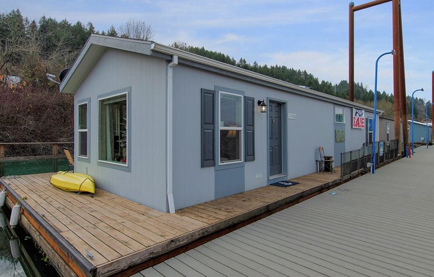 13330 NW Marina Way 28, Portland, OR 97231