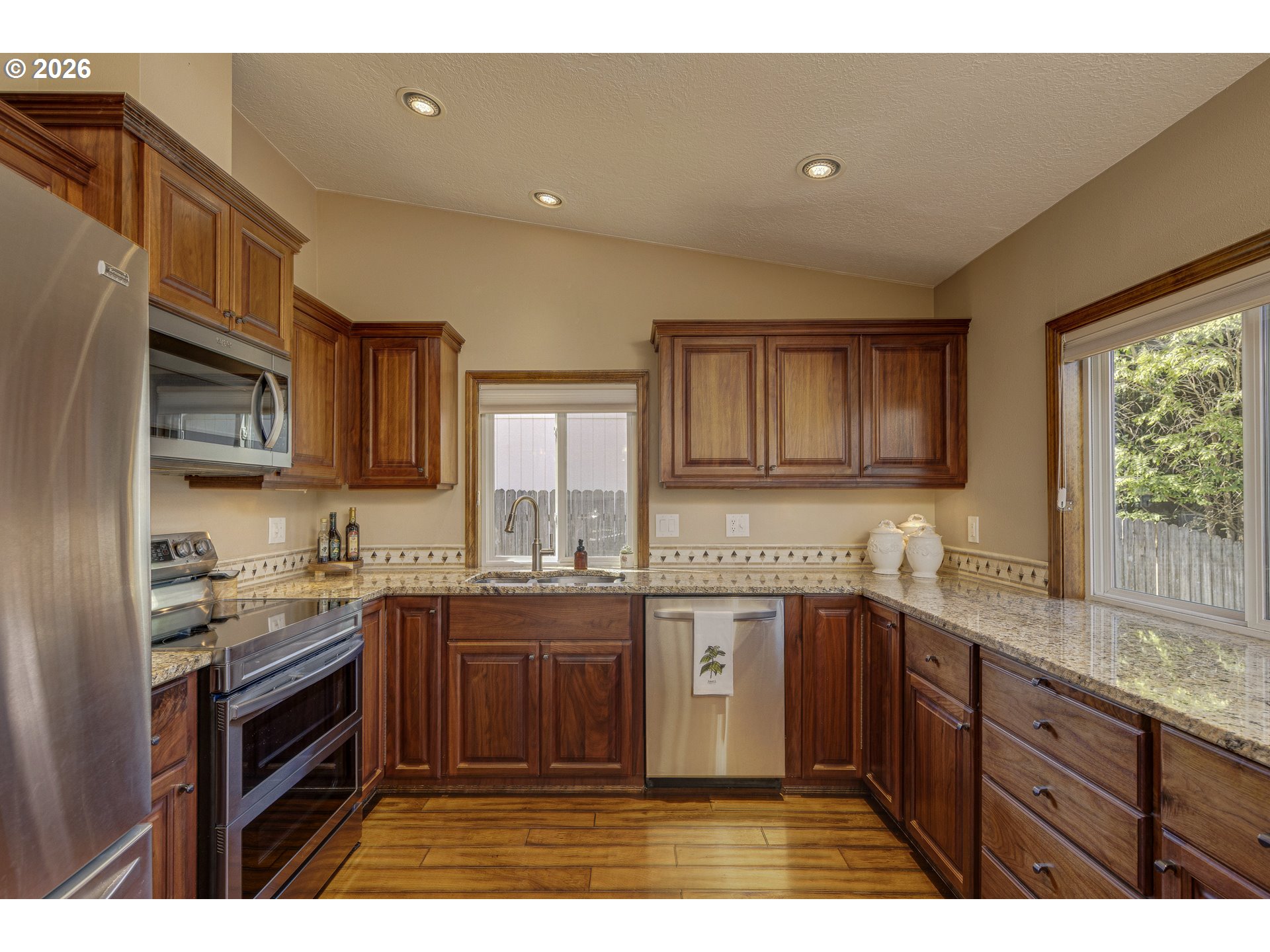 property viewer photo 10