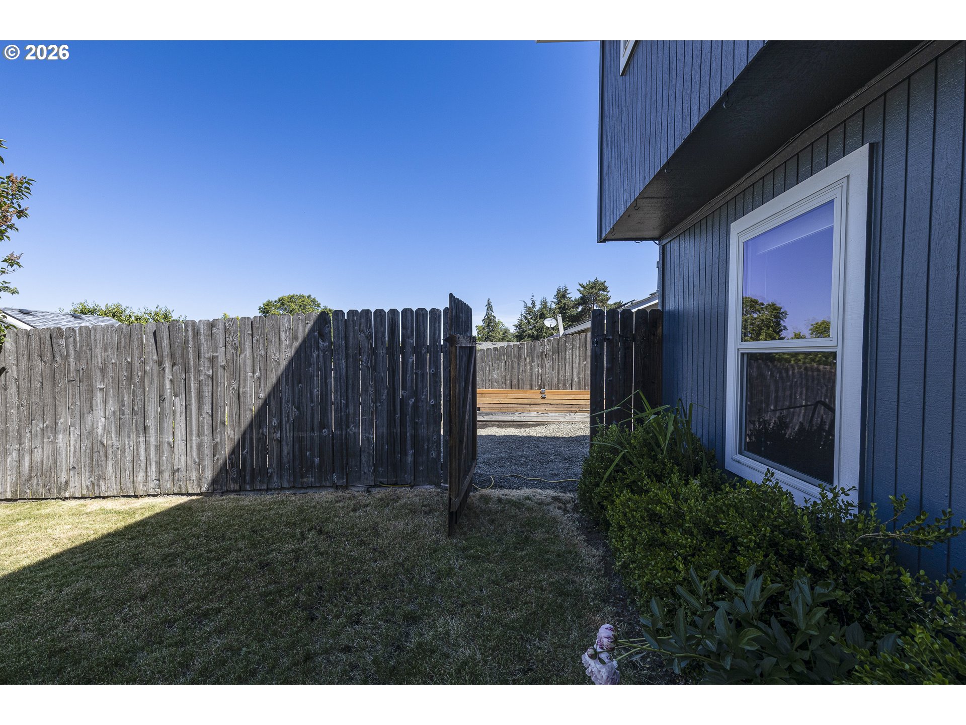 property viewer photo 23