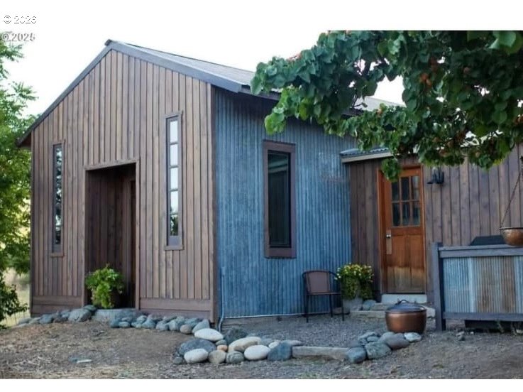 main property photo 16