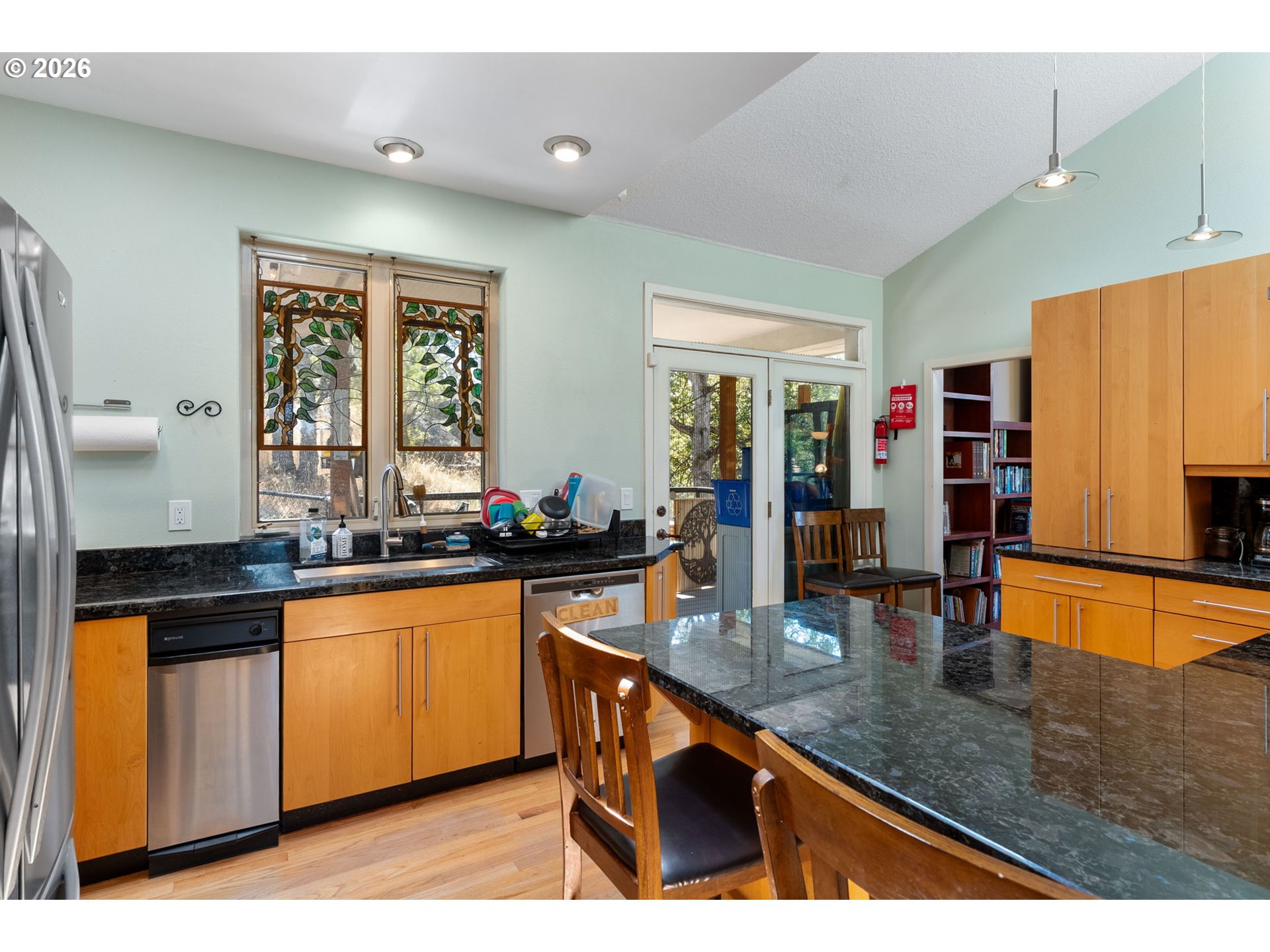main property photo 11