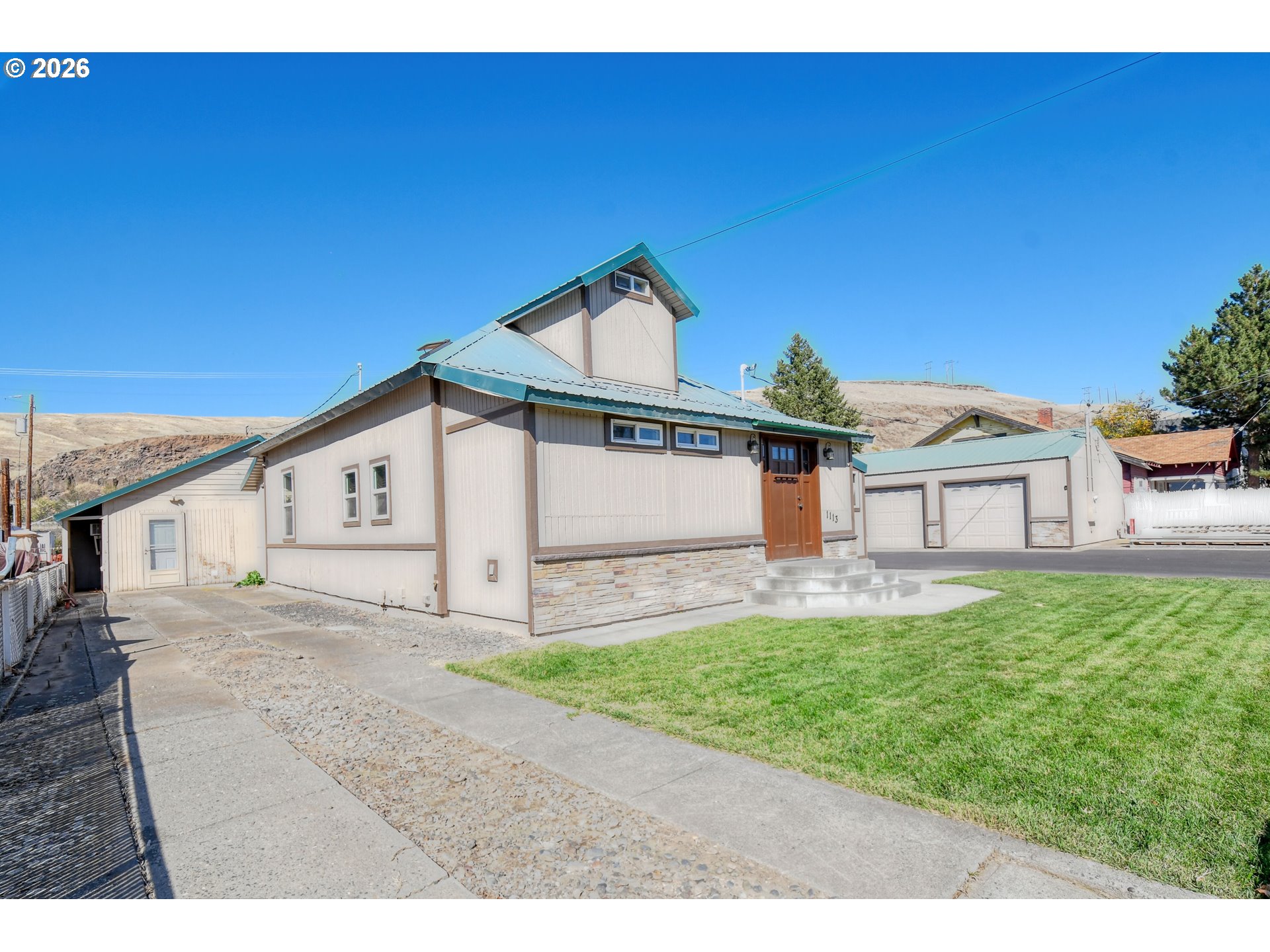 main property photo 2