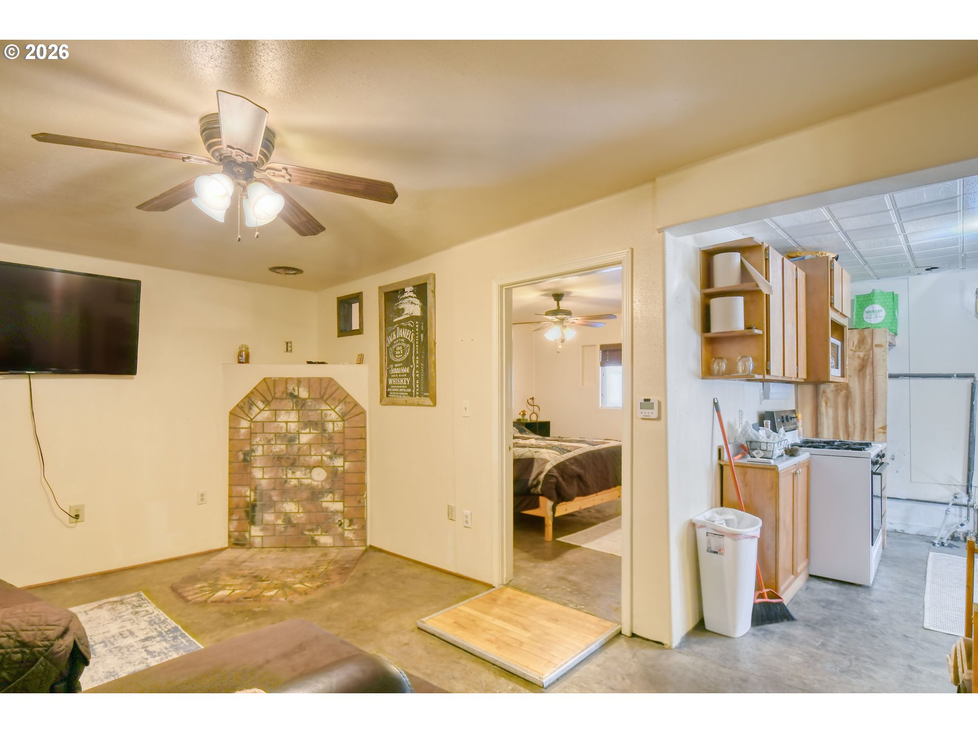 main property photo 36