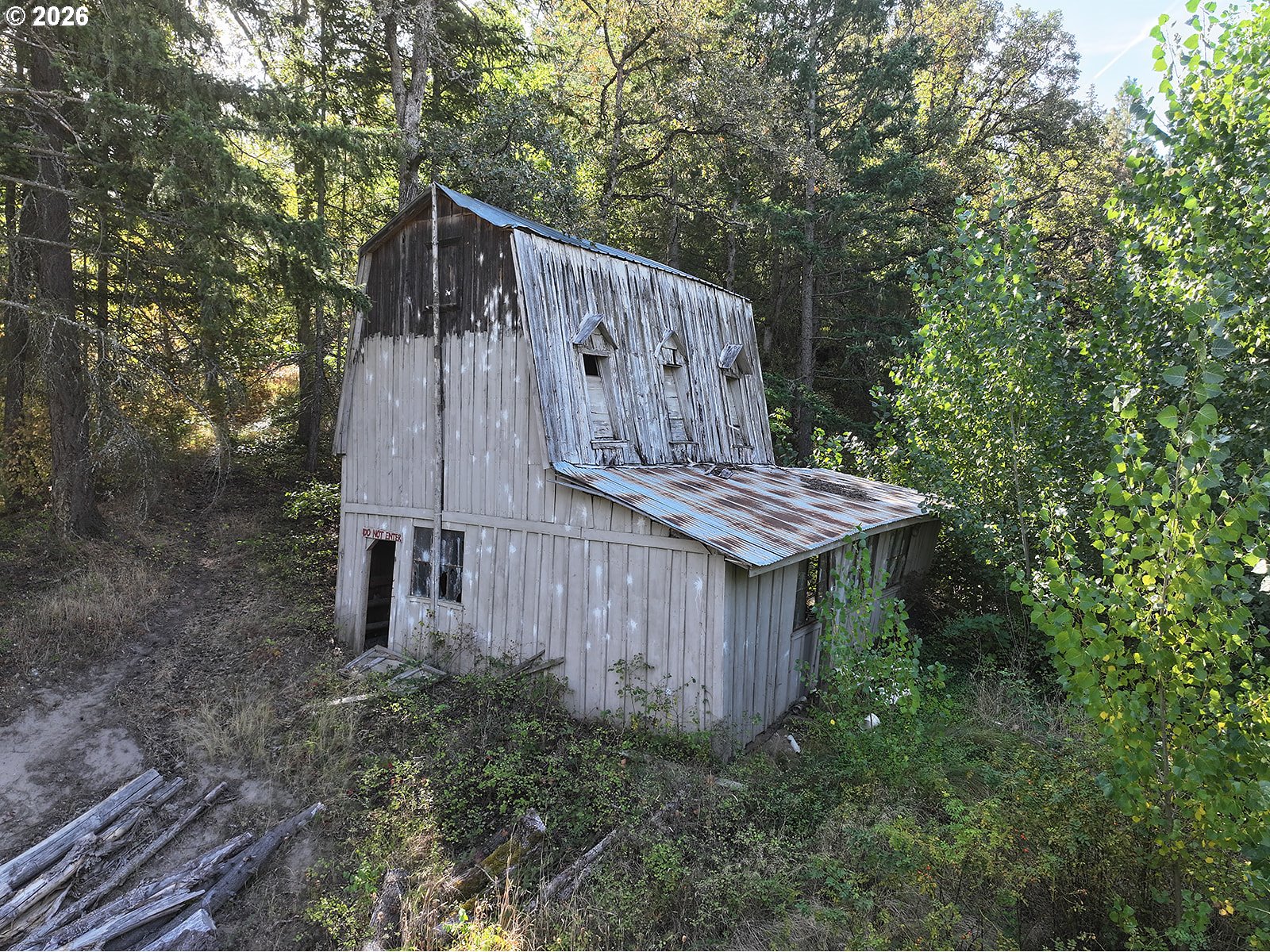 main property photo 41