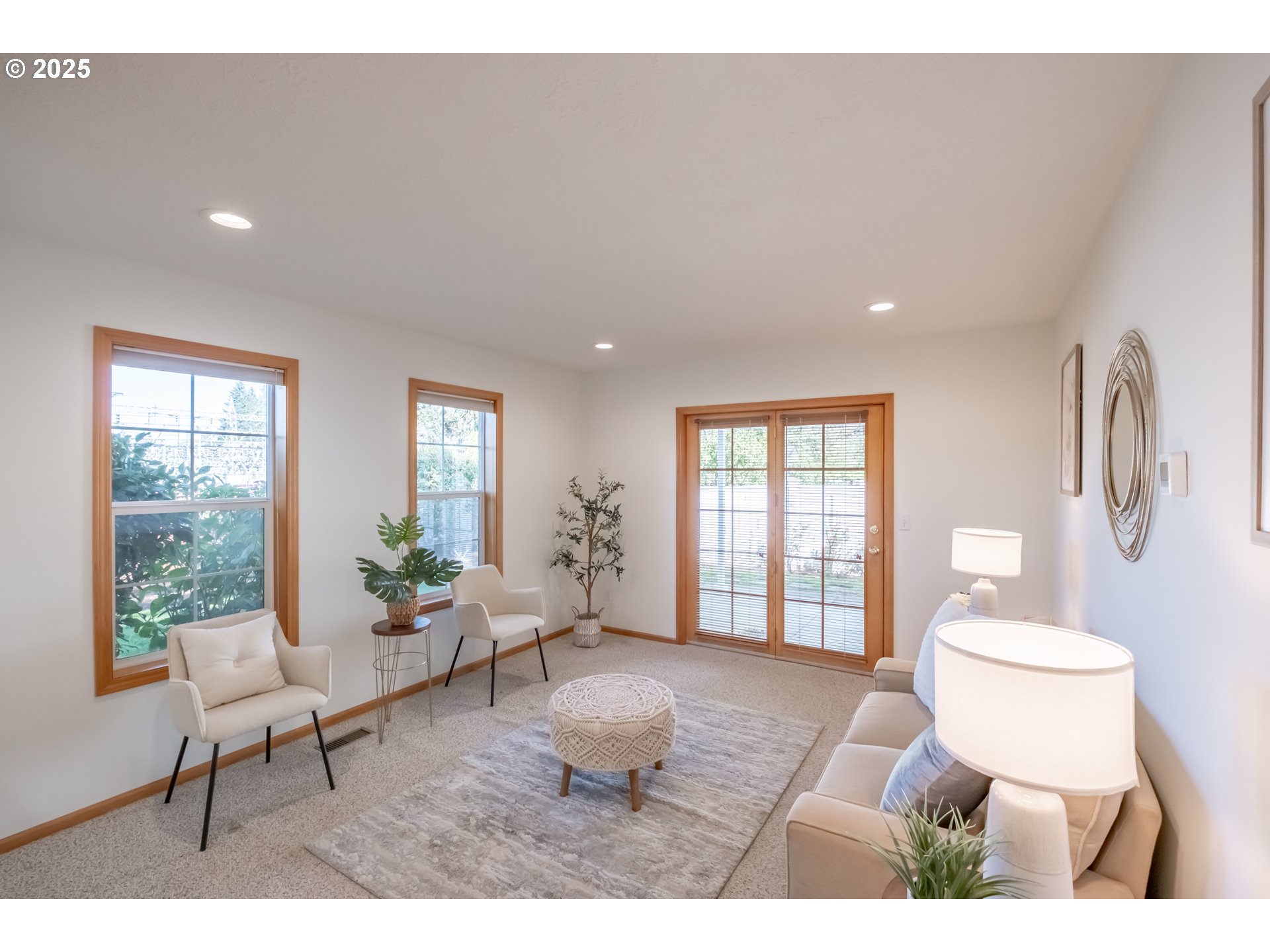 property viewer photo 20