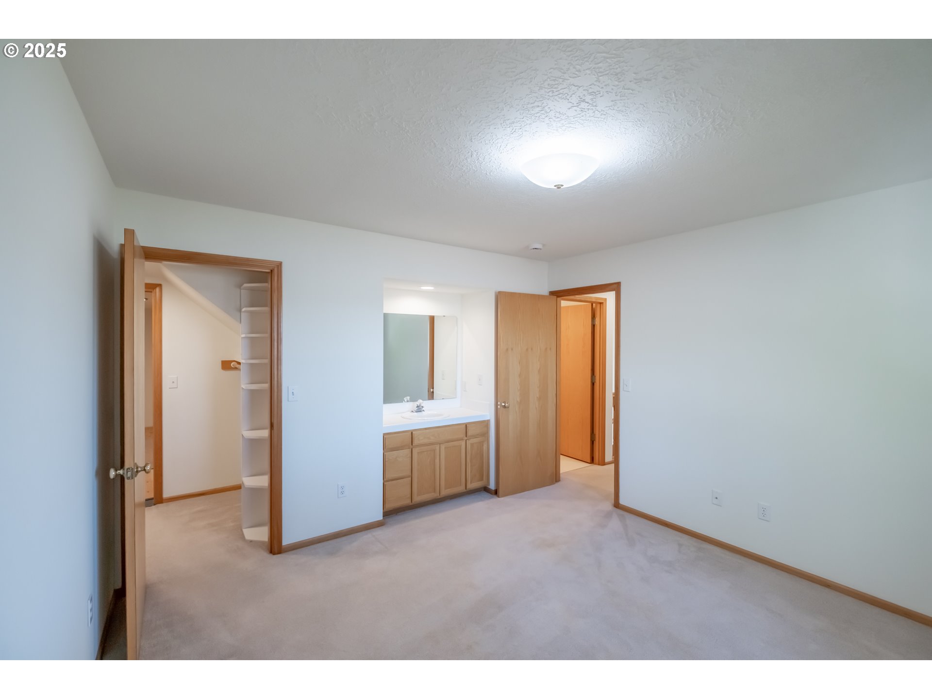 property viewer photo 40