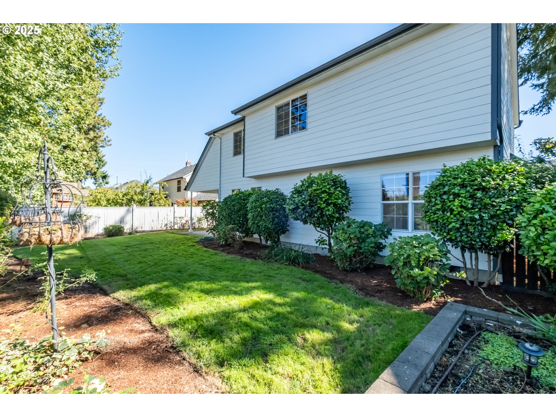property viewer photo 47