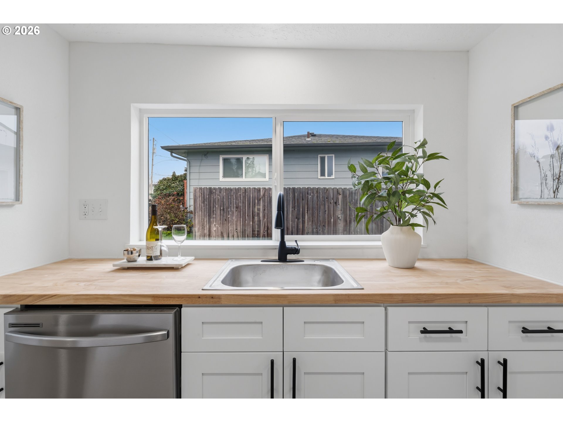 property viewer photo 1