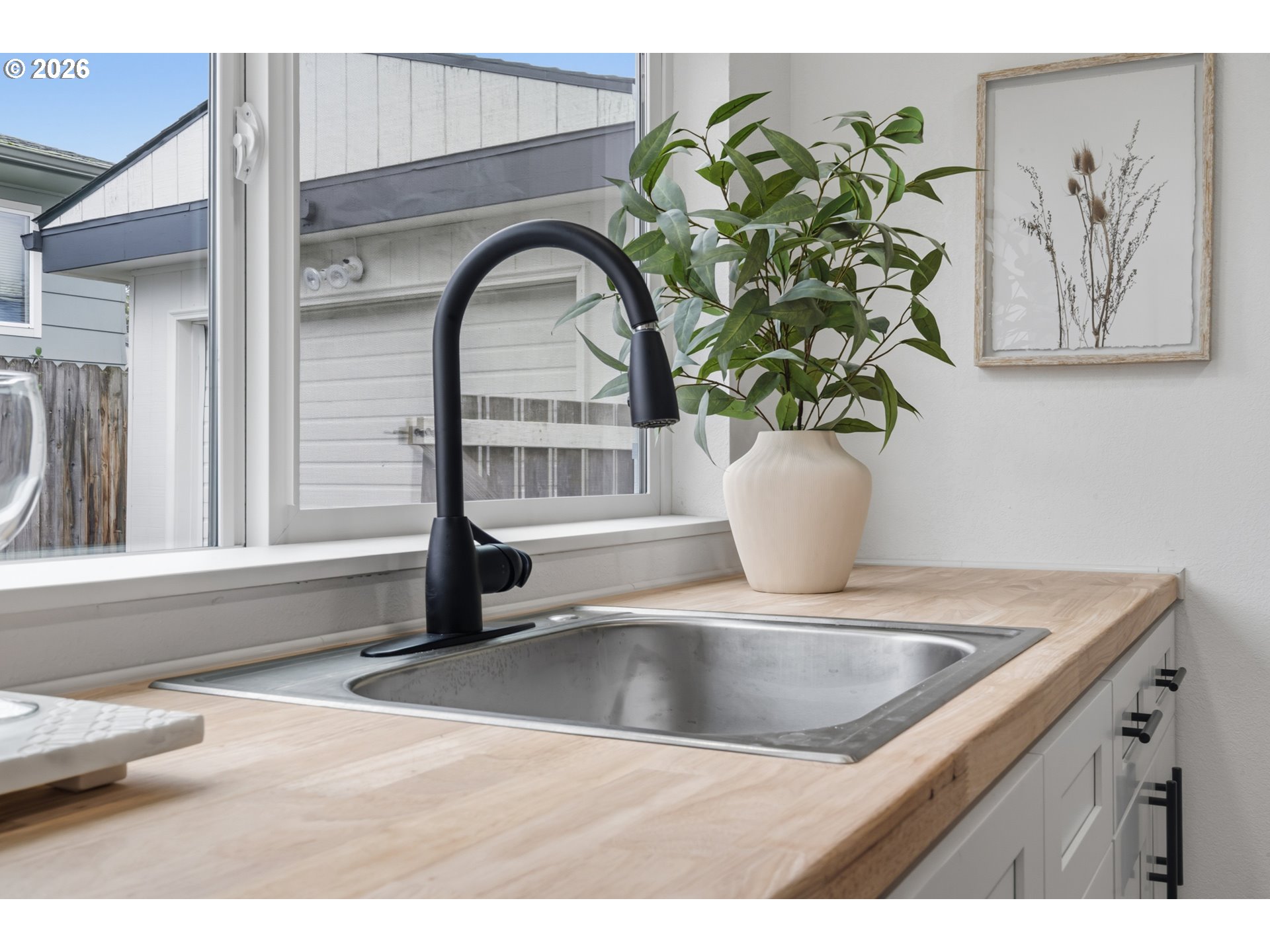 property viewer photo 2