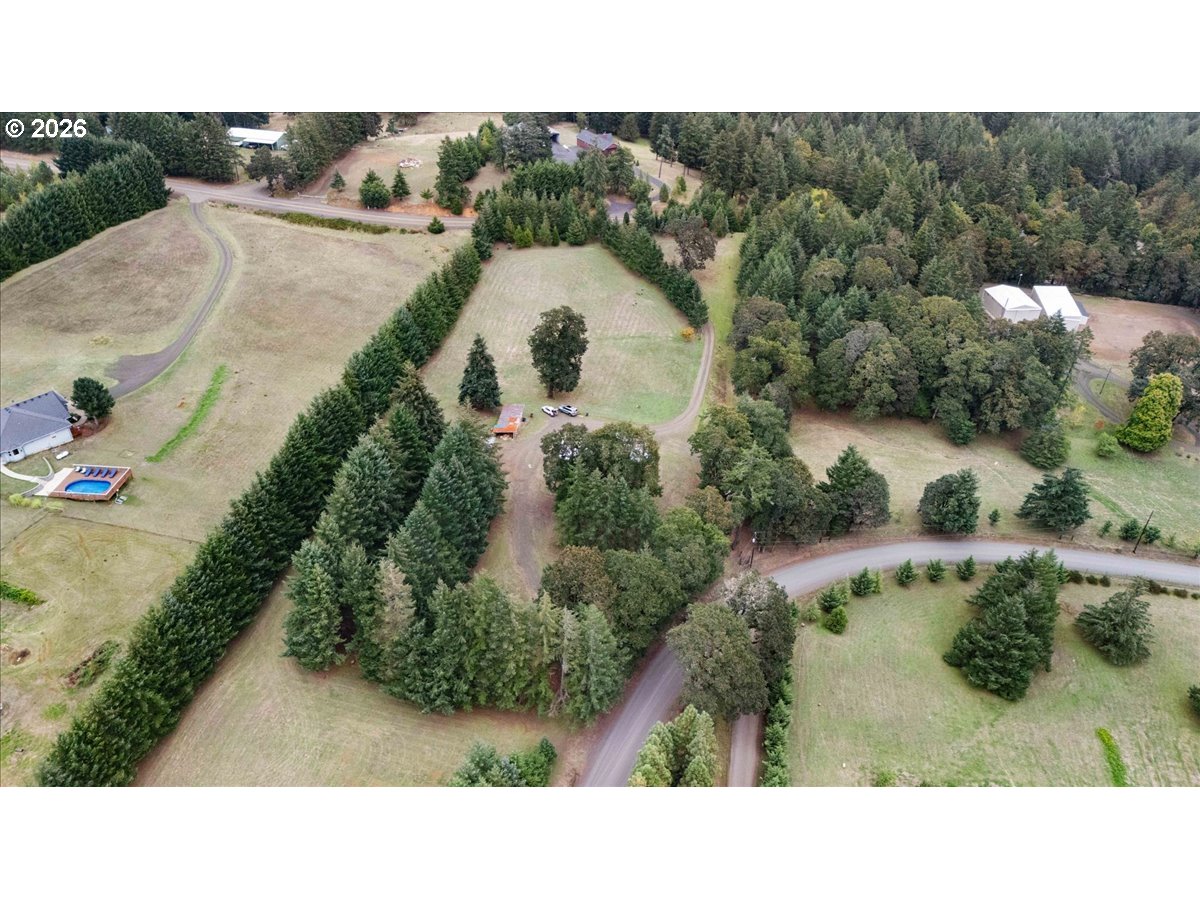 main property photo 25